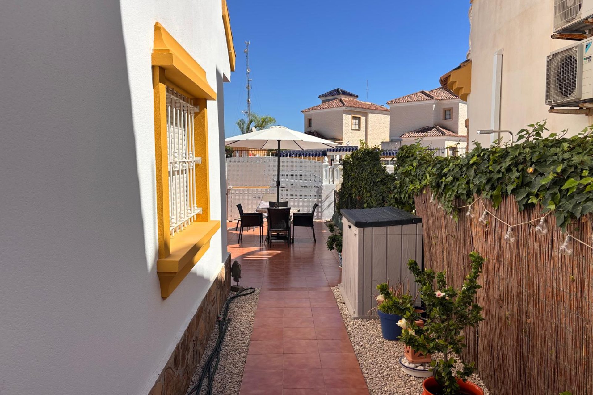 Reventa - Villa -
Guardamar del Segura - El Raso