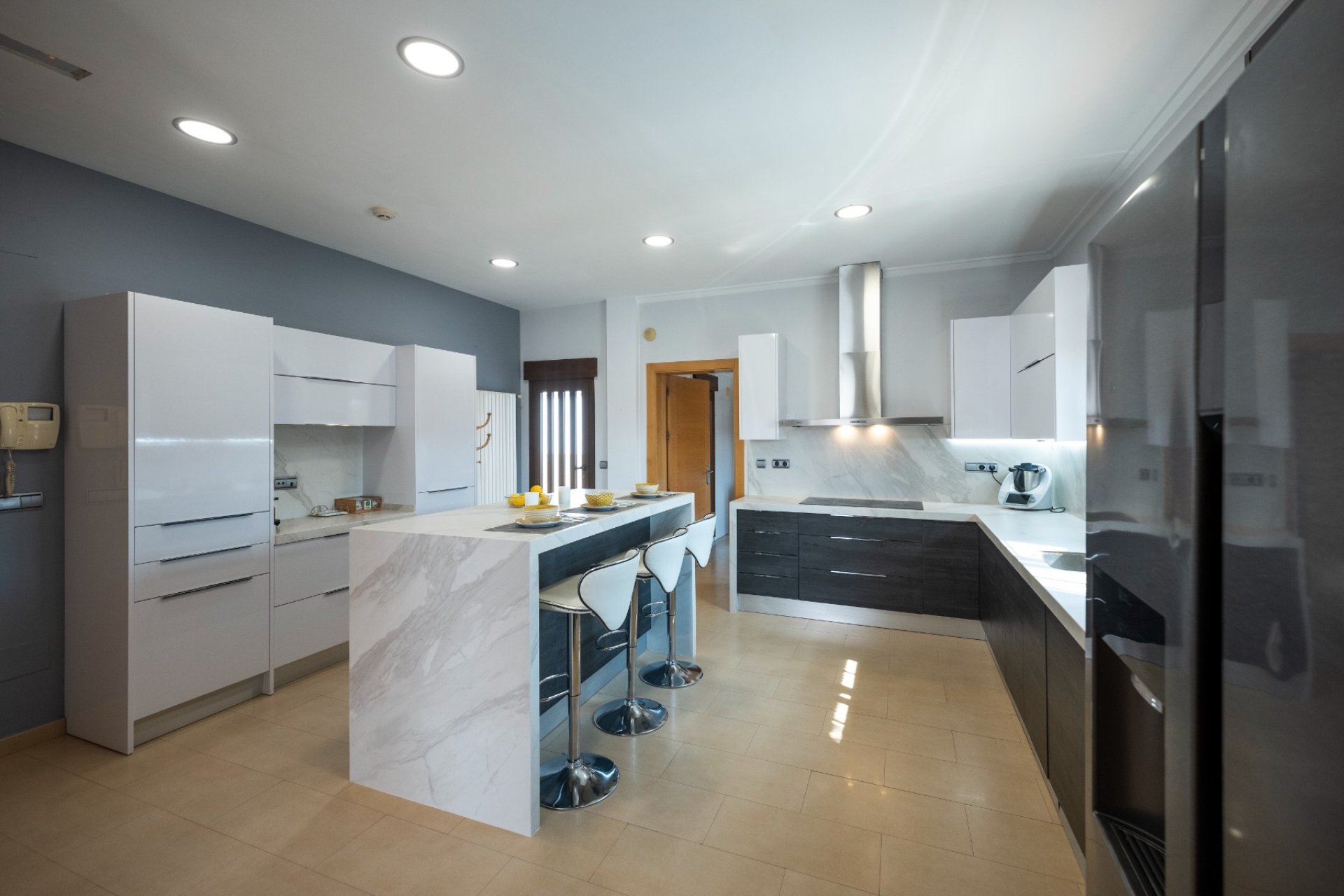 Reventa - Villa -
Jerónimo y Avileses - Jerónimo y Avileses - Town