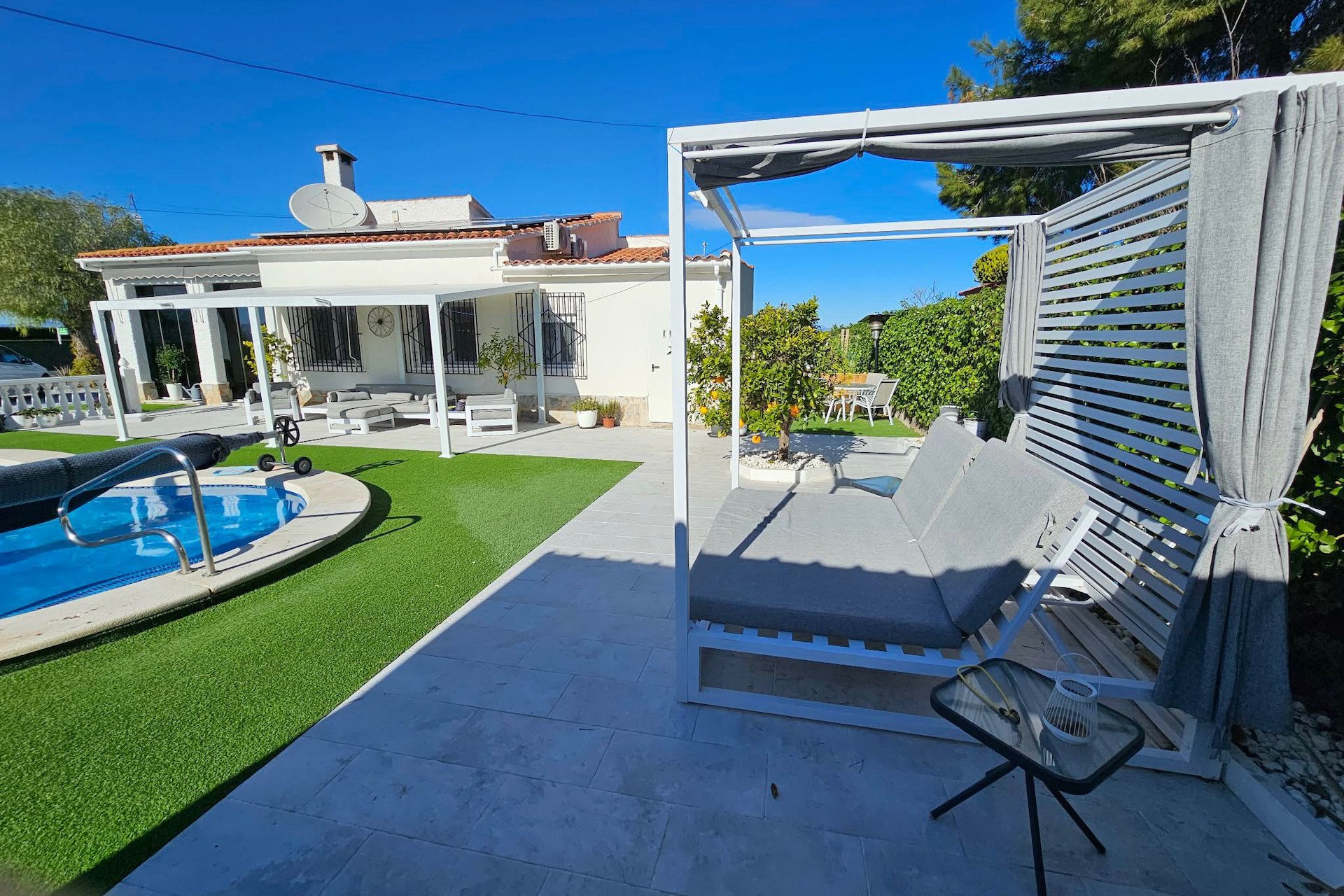 Reventa - Villa -
La Marina