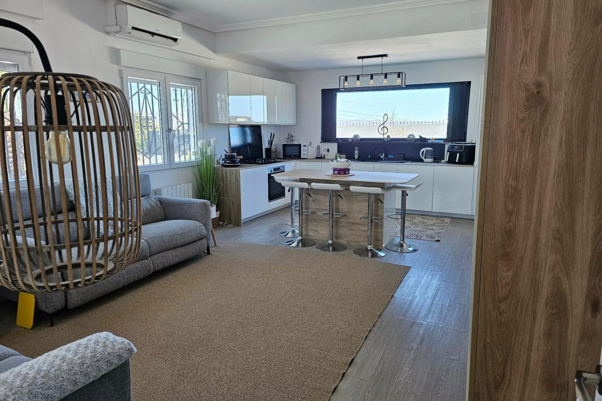 Reventa - Villa -
La Marina