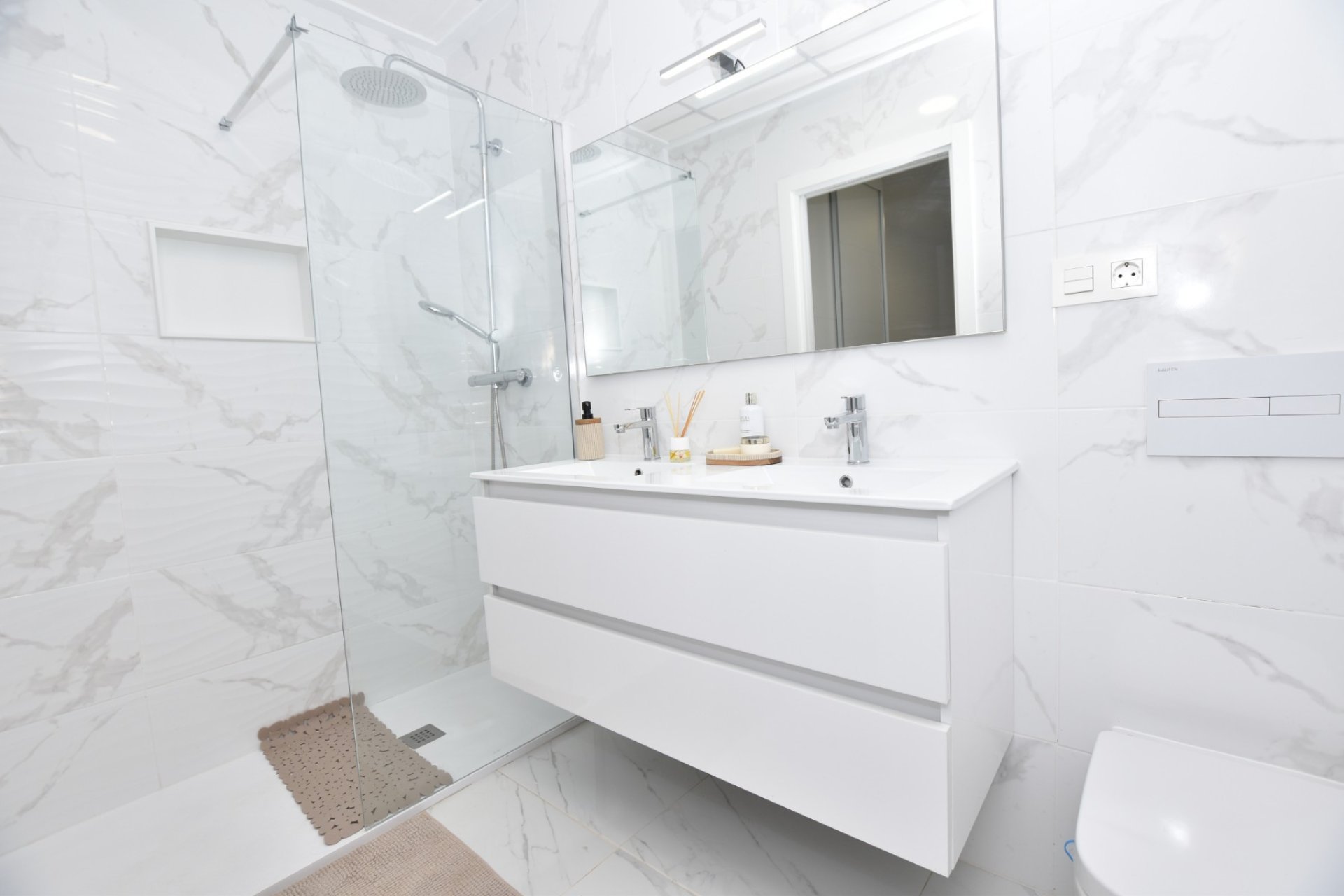 Reventa - Villa -
Los Montesinos - La Herrada