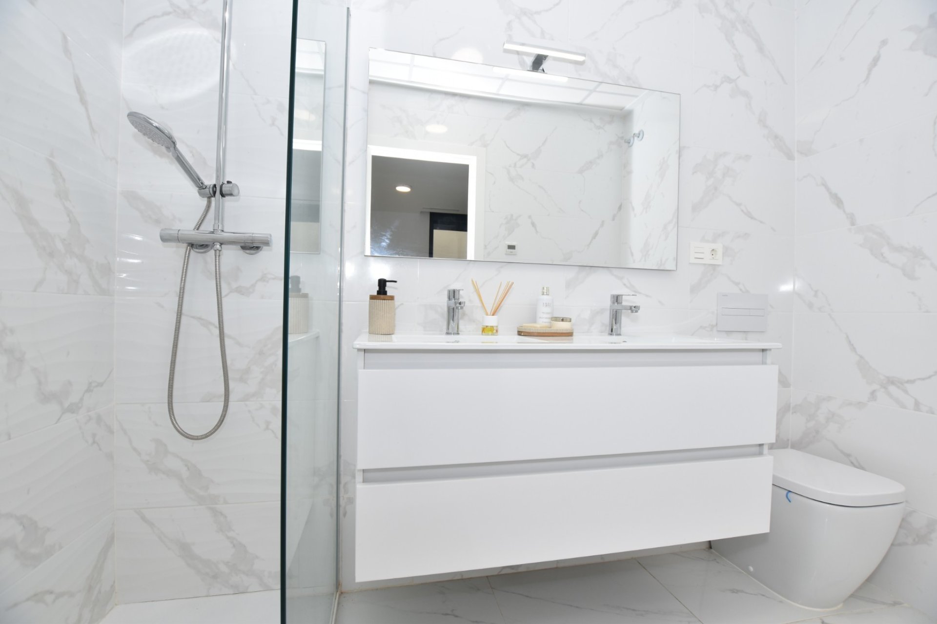 Reventa - Villa -
Los Montesinos - La Herrada