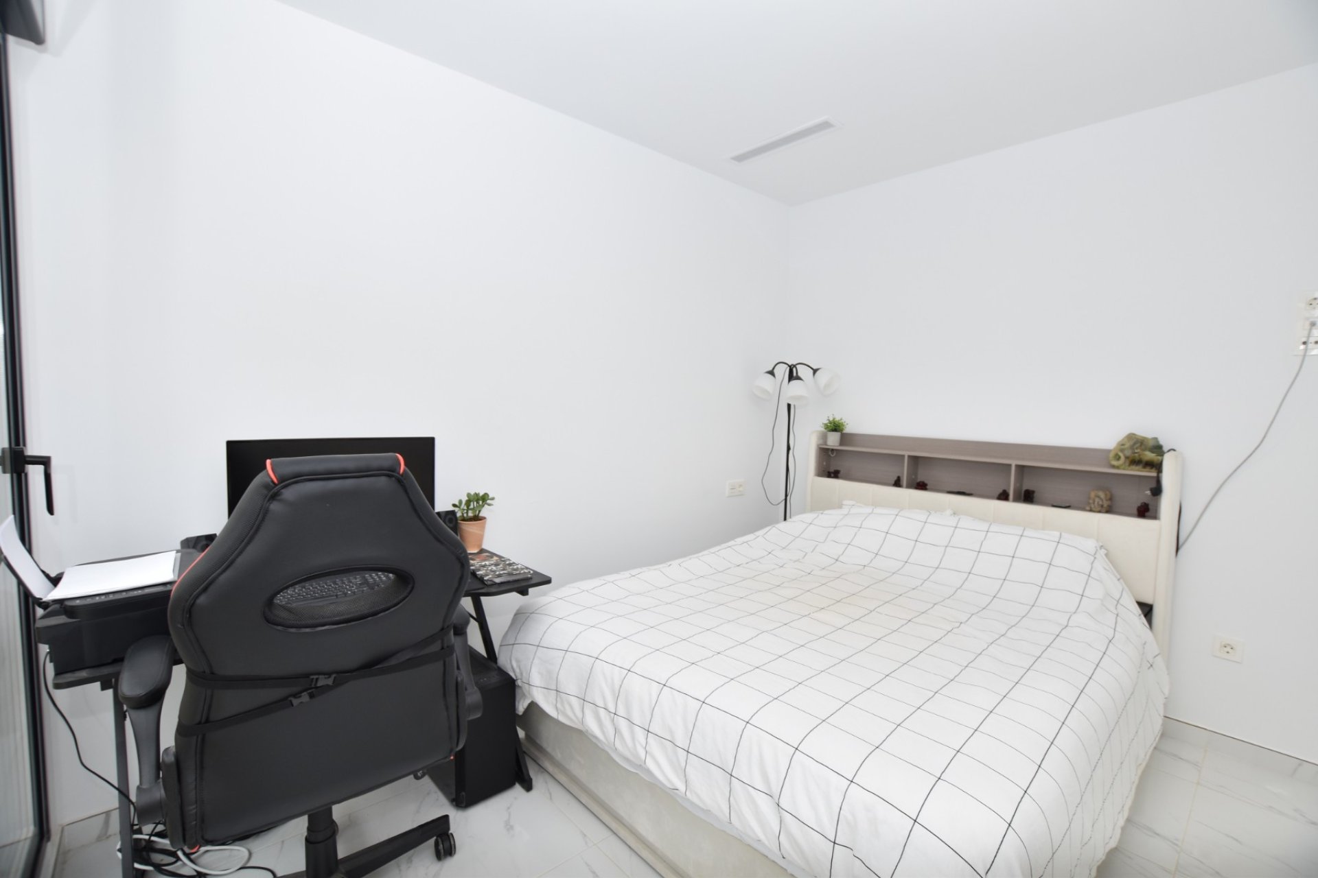 Reventa - Villa -
Los Montesinos - La Herrada