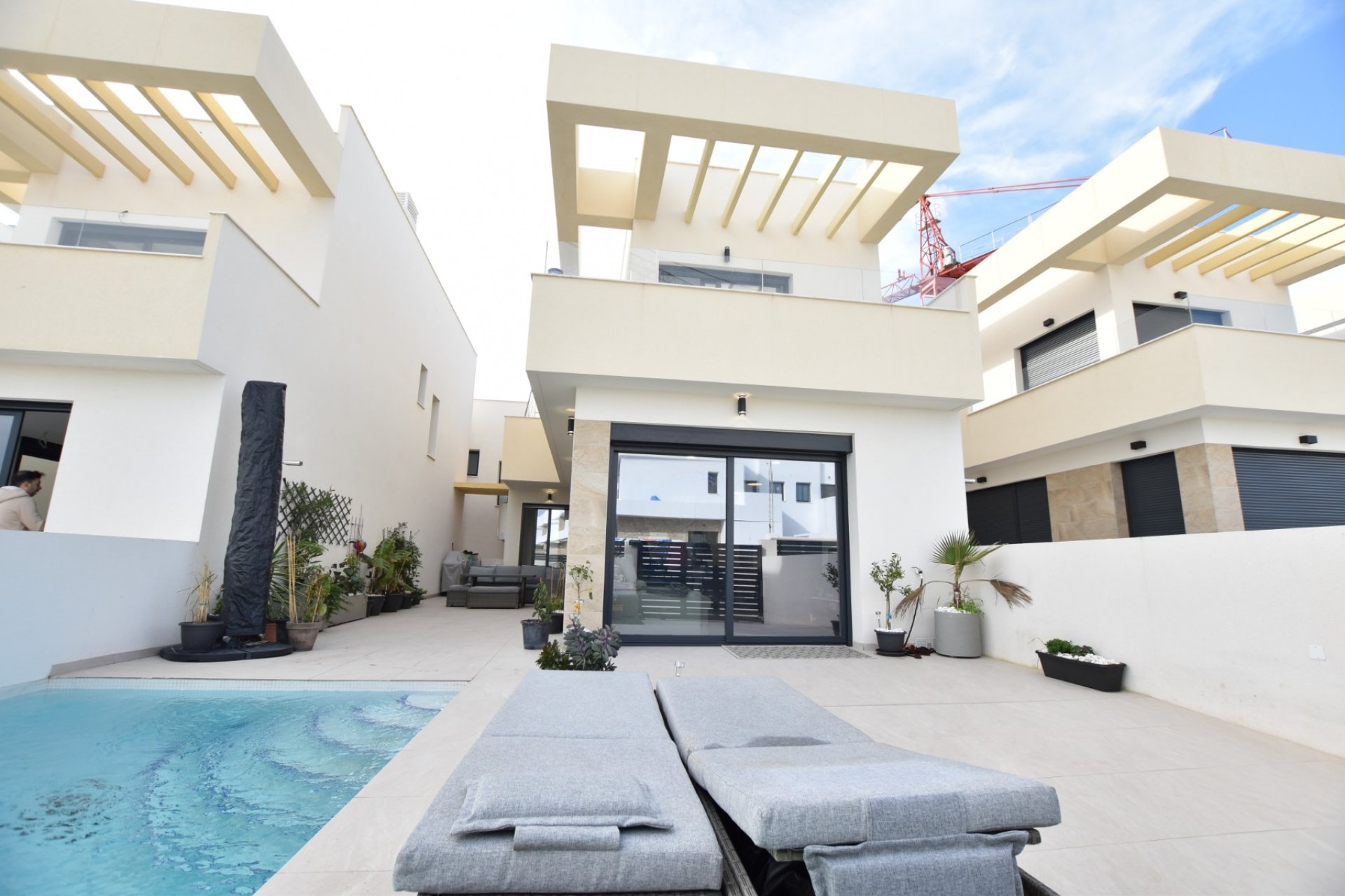 Reventa - Villa -
Los Montesinos - La Herrada