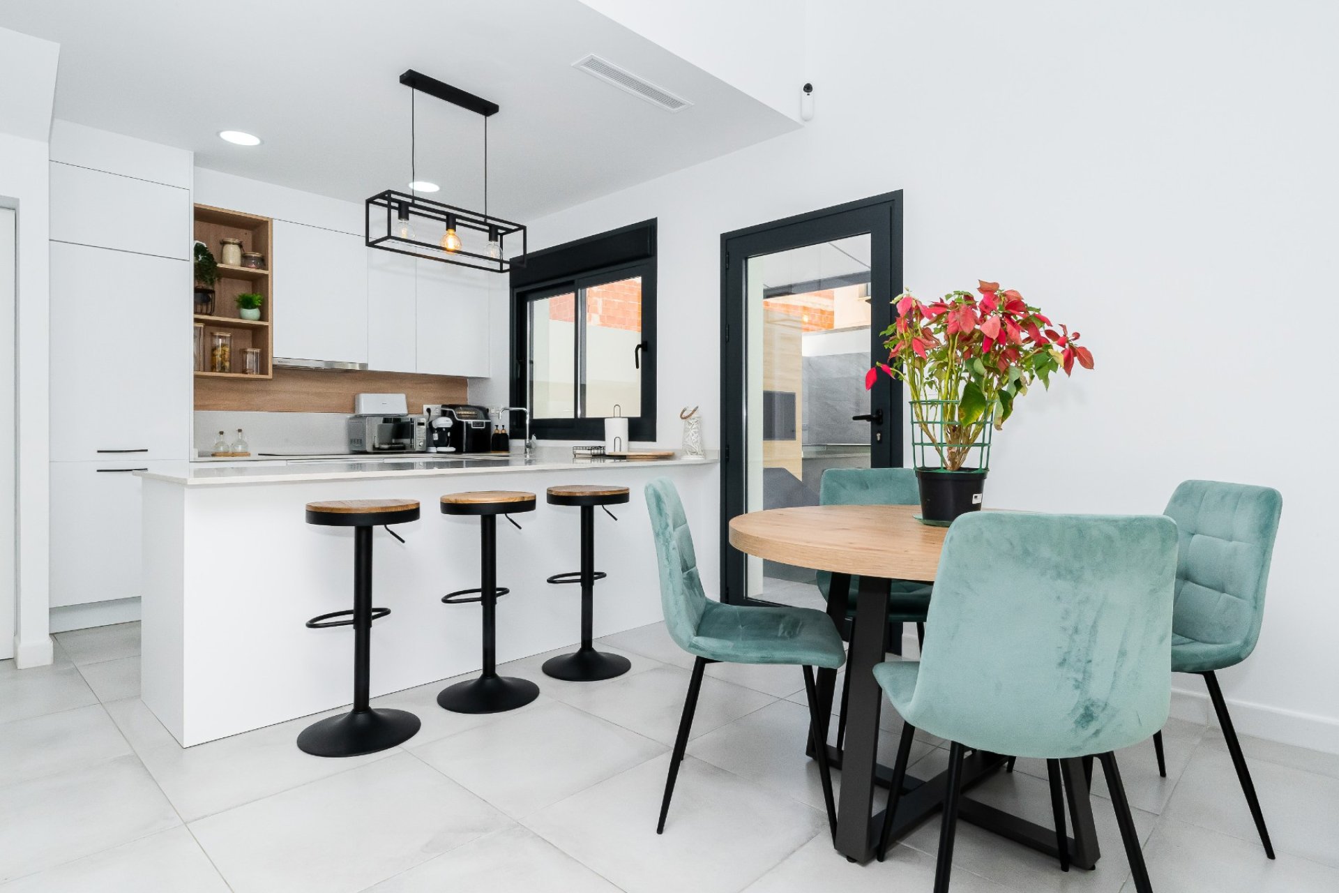 Reventa - Villa -
Los Montesinos - La Herrada