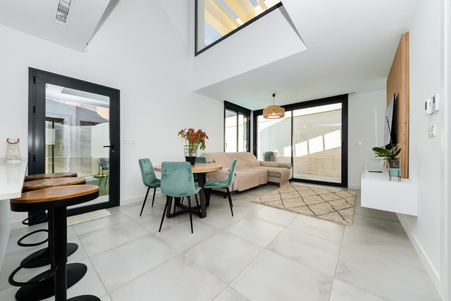 Reventa - Villa -
Los Montesinos - La Herrada