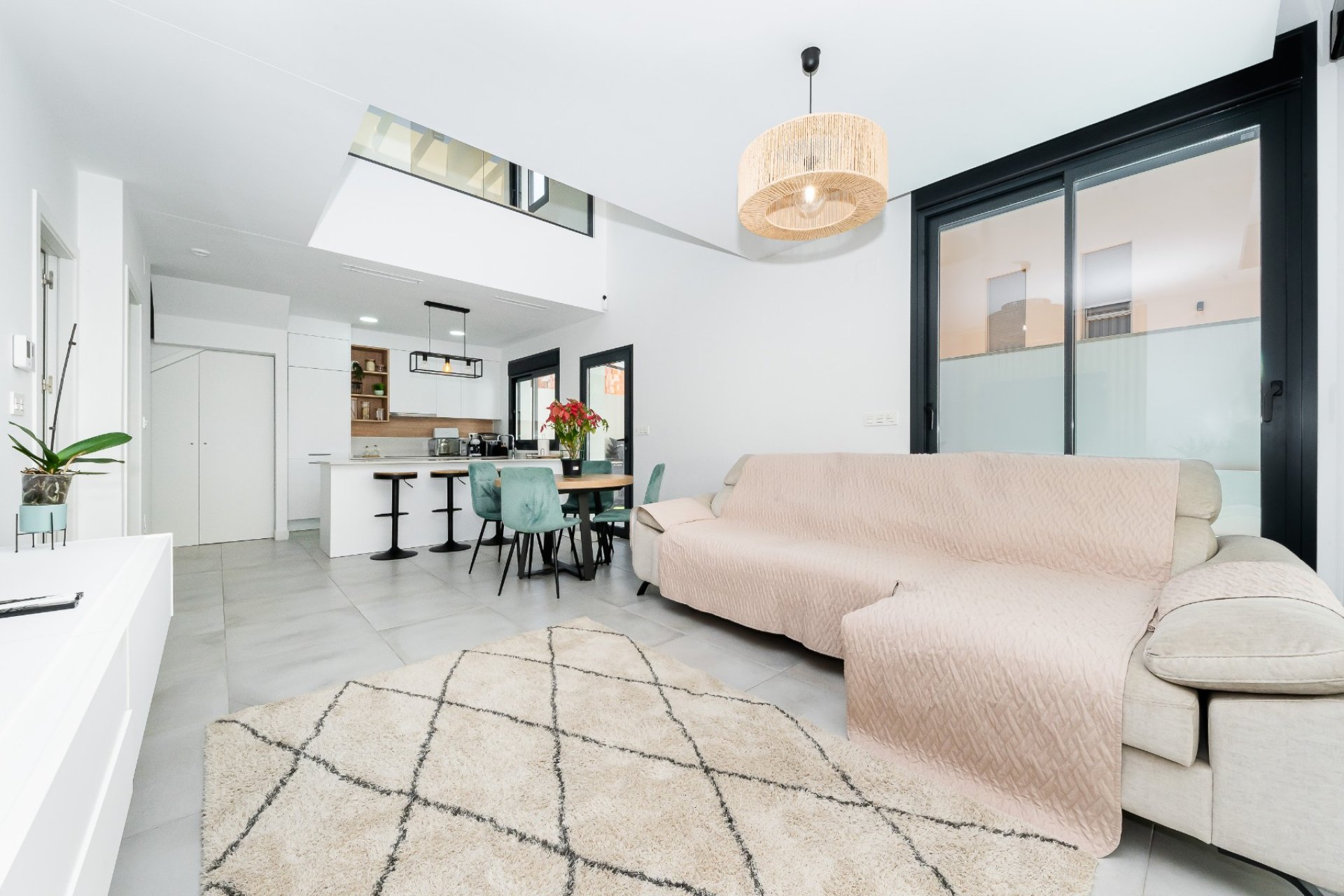 Reventa - Villa -
Los Montesinos - La Herrada