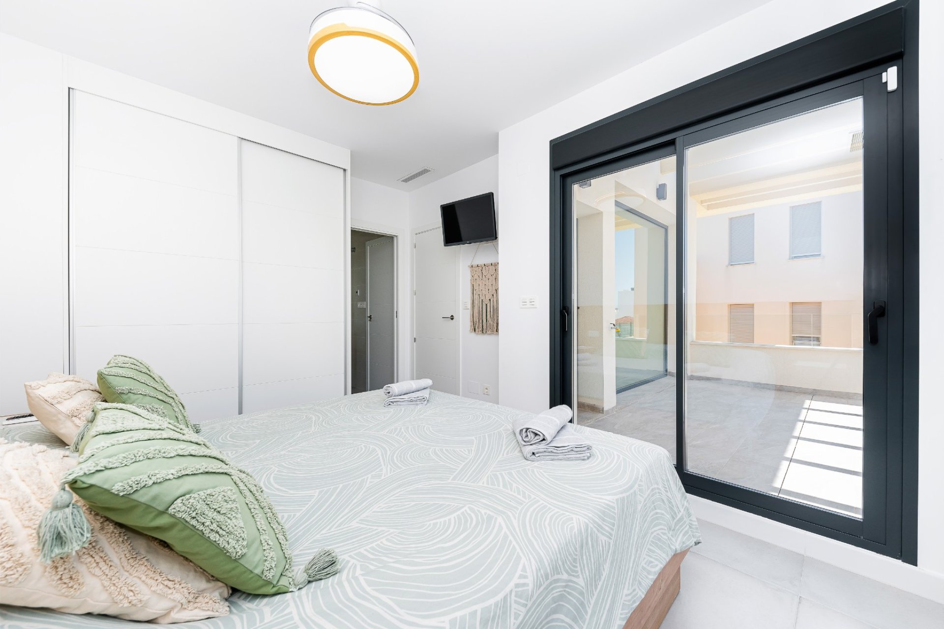 Reventa - Villa -
Los Montesinos - La Herrada