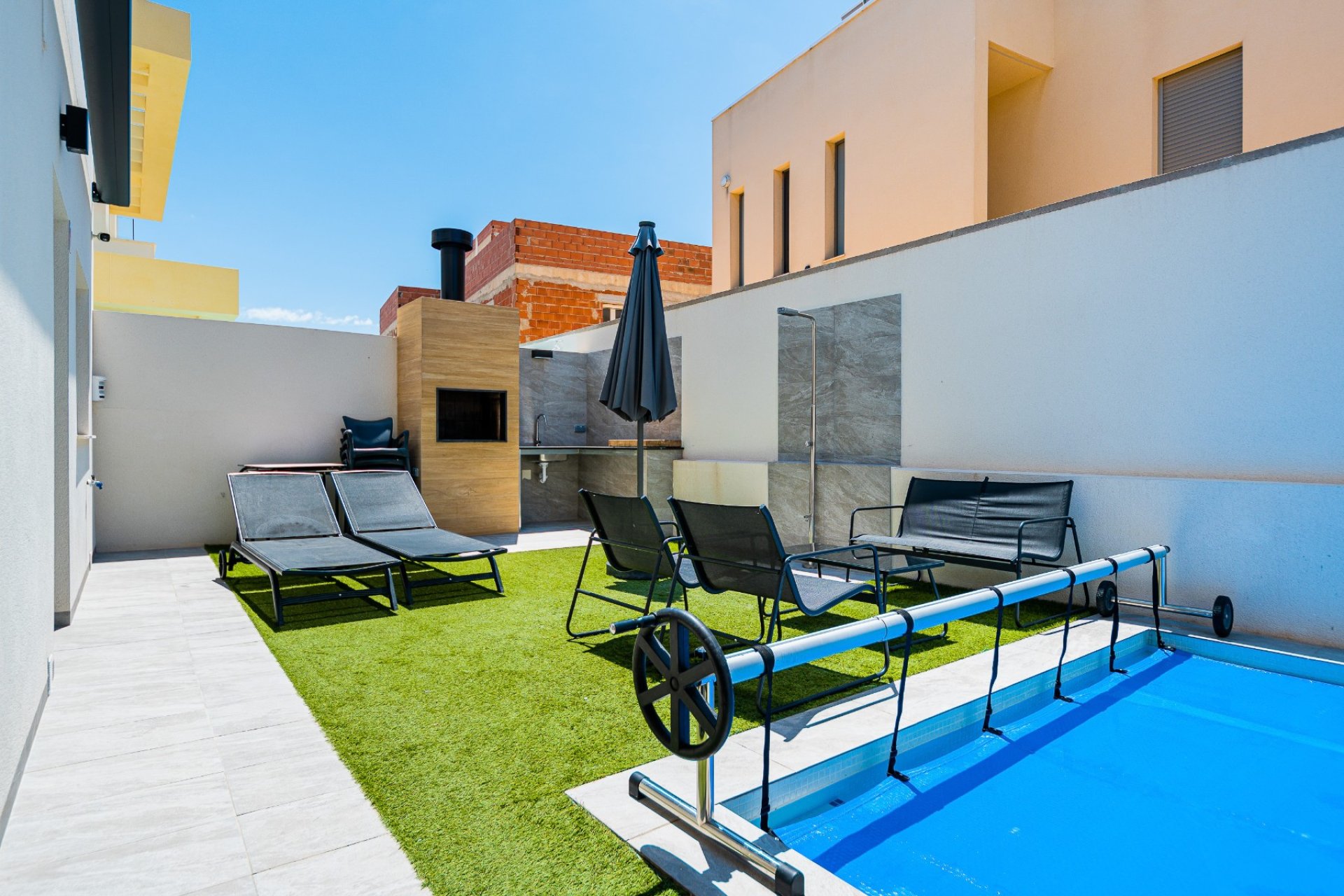 Reventa - Villa -
Los Montesinos - La Herrada