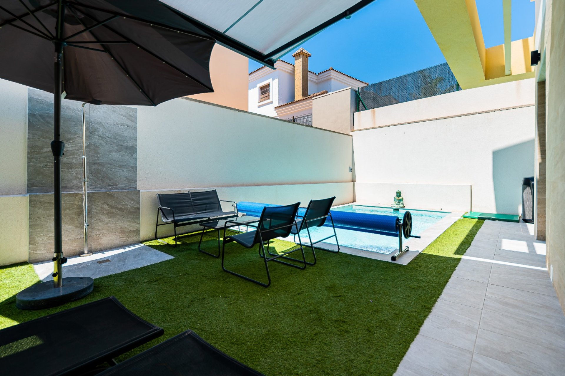 Reventa - Villa -
Los Montesinos - La Herrada