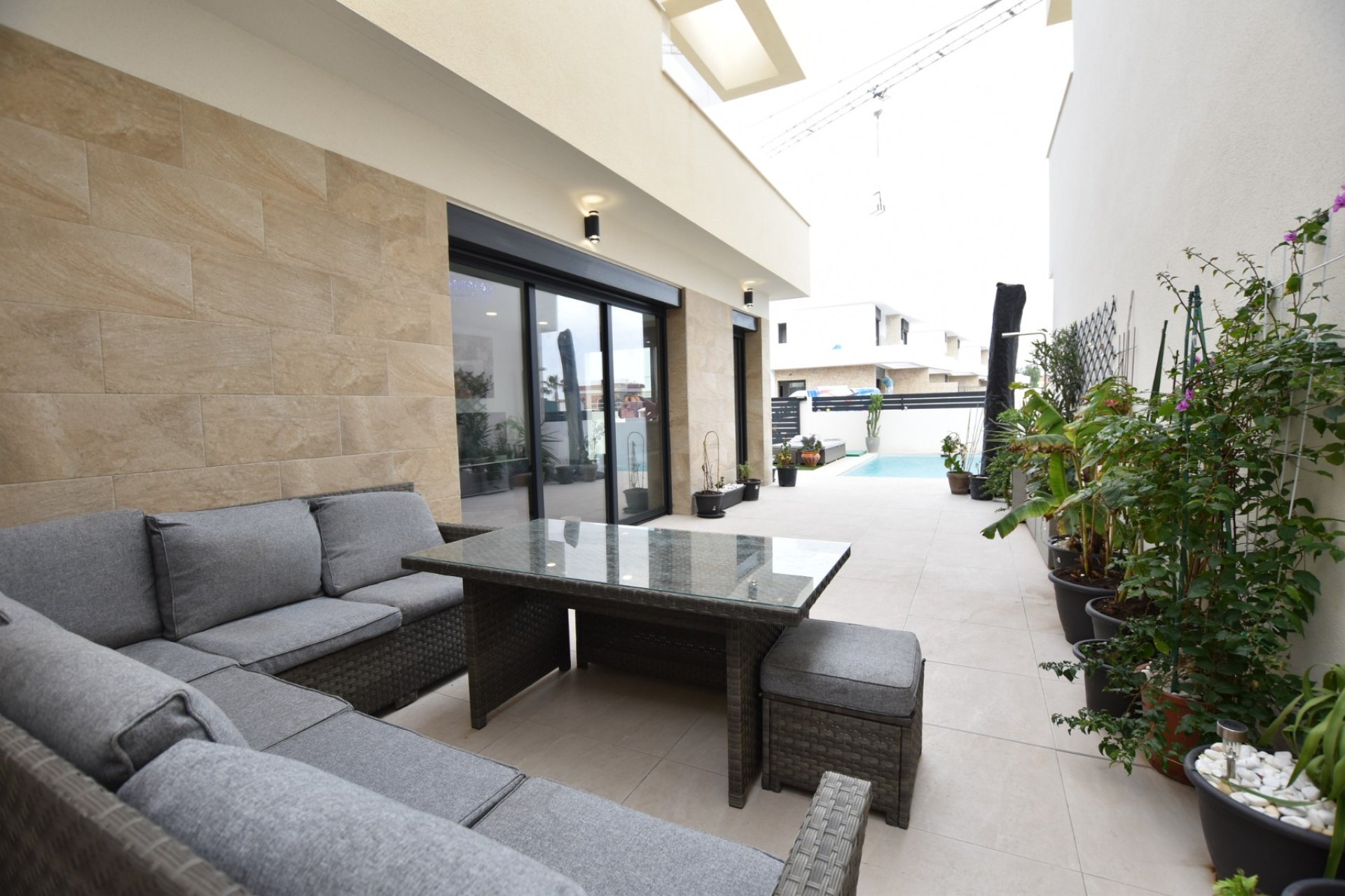Reventa - Villa -
Los Montesinos - La Herrada