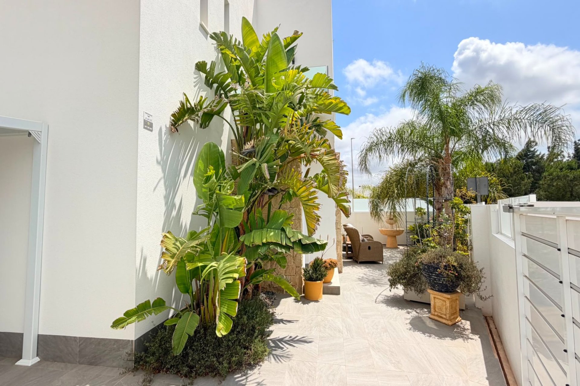 Reventa - Villa -
Los Montesinos - La Herrada