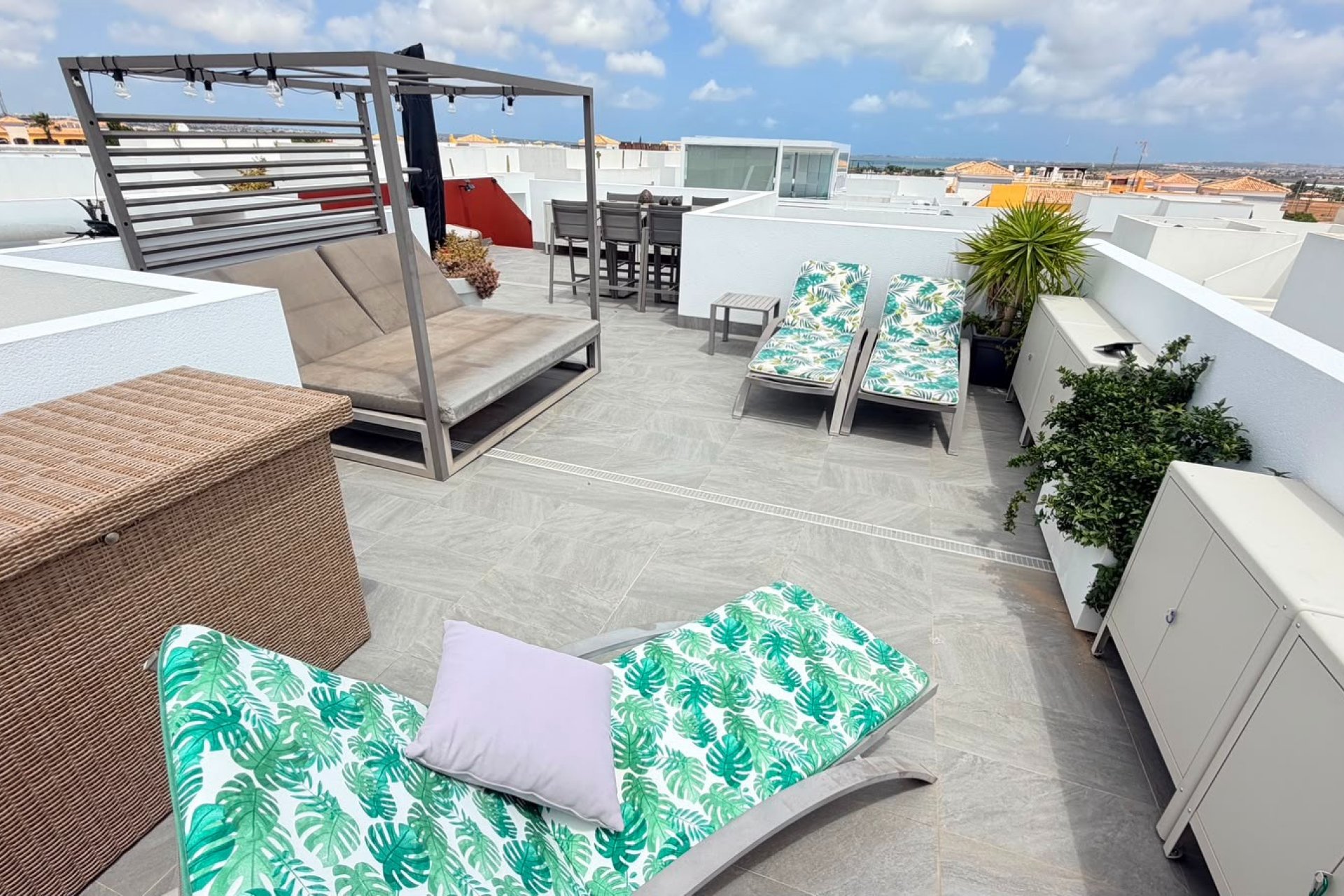 Reventa - Villa -
Los Montesinos - La Herrada