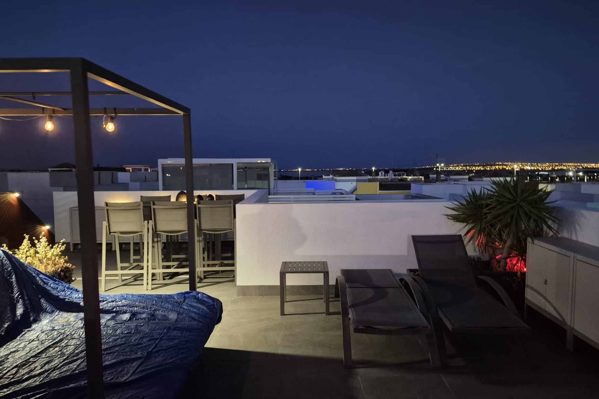 Reventa - Villa -
Los Montesinos - La Herrada