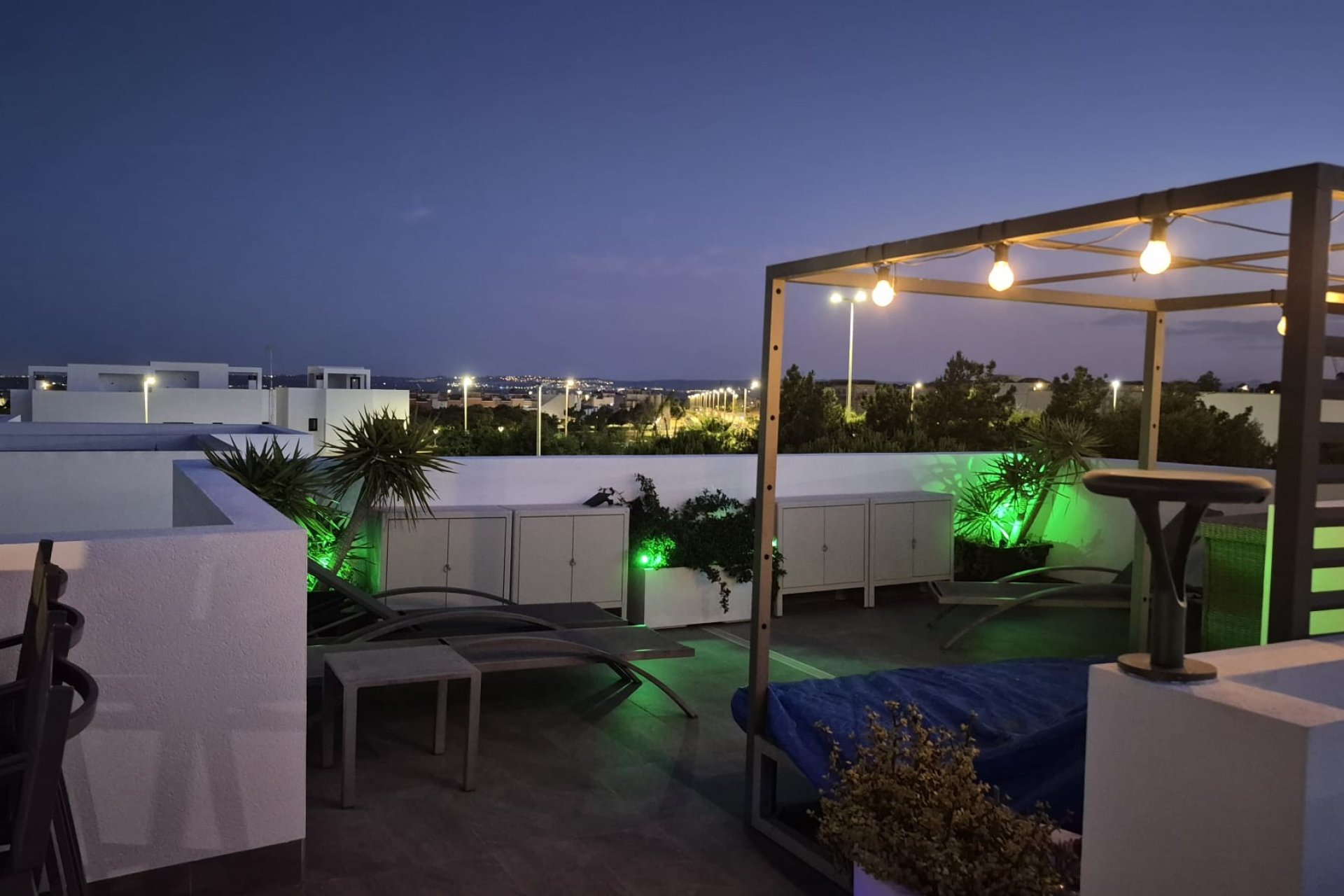 Reventa - Villa -
Los Montesinos - La Herrada
