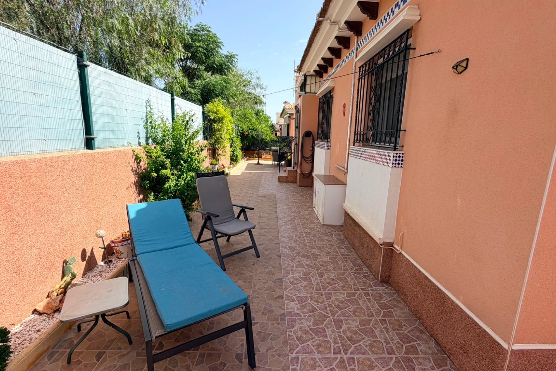 Reventa - Villa -
Los Montesinos - La Herrada