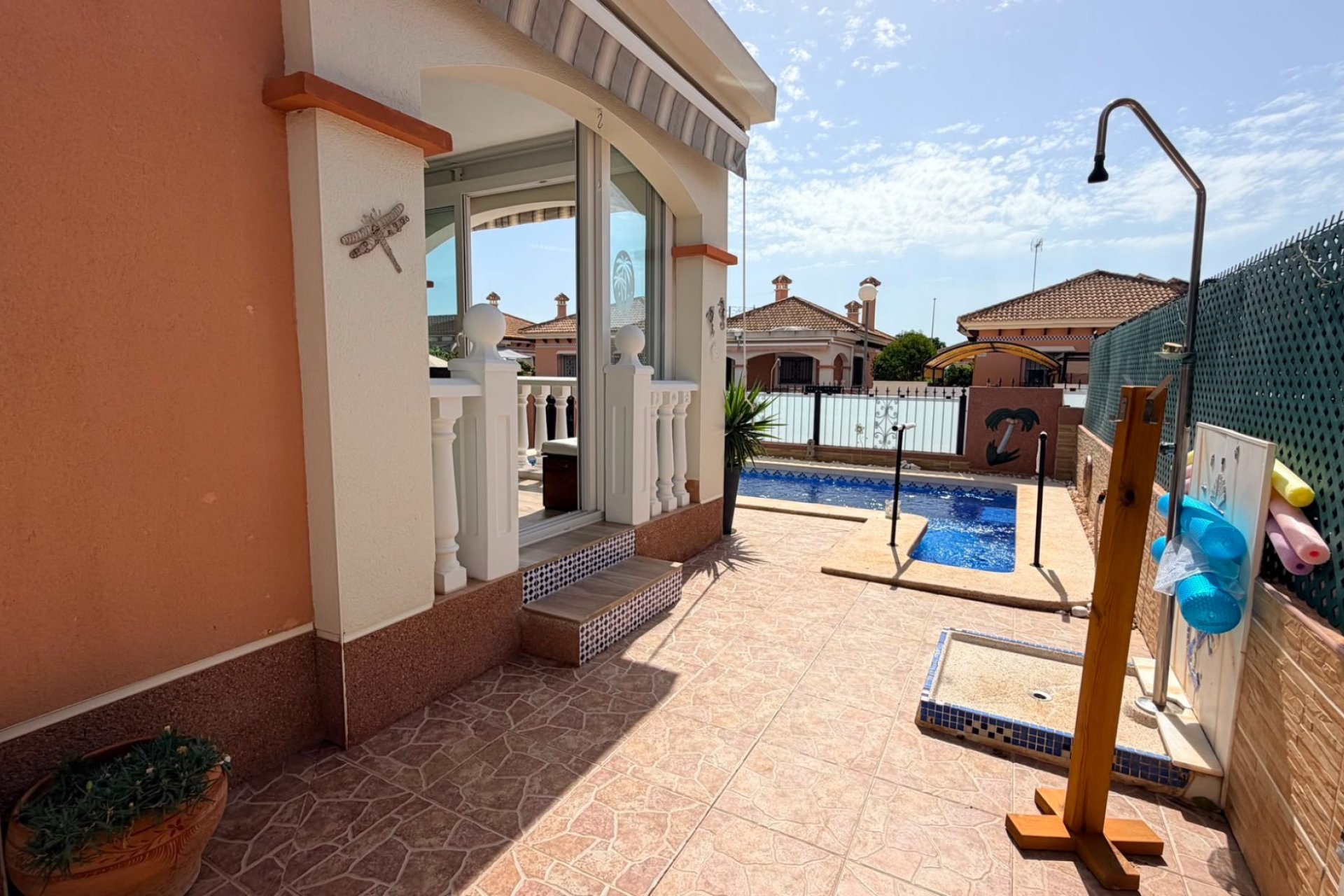 Reventa - Villa -
Los Montesinos - La Herrada