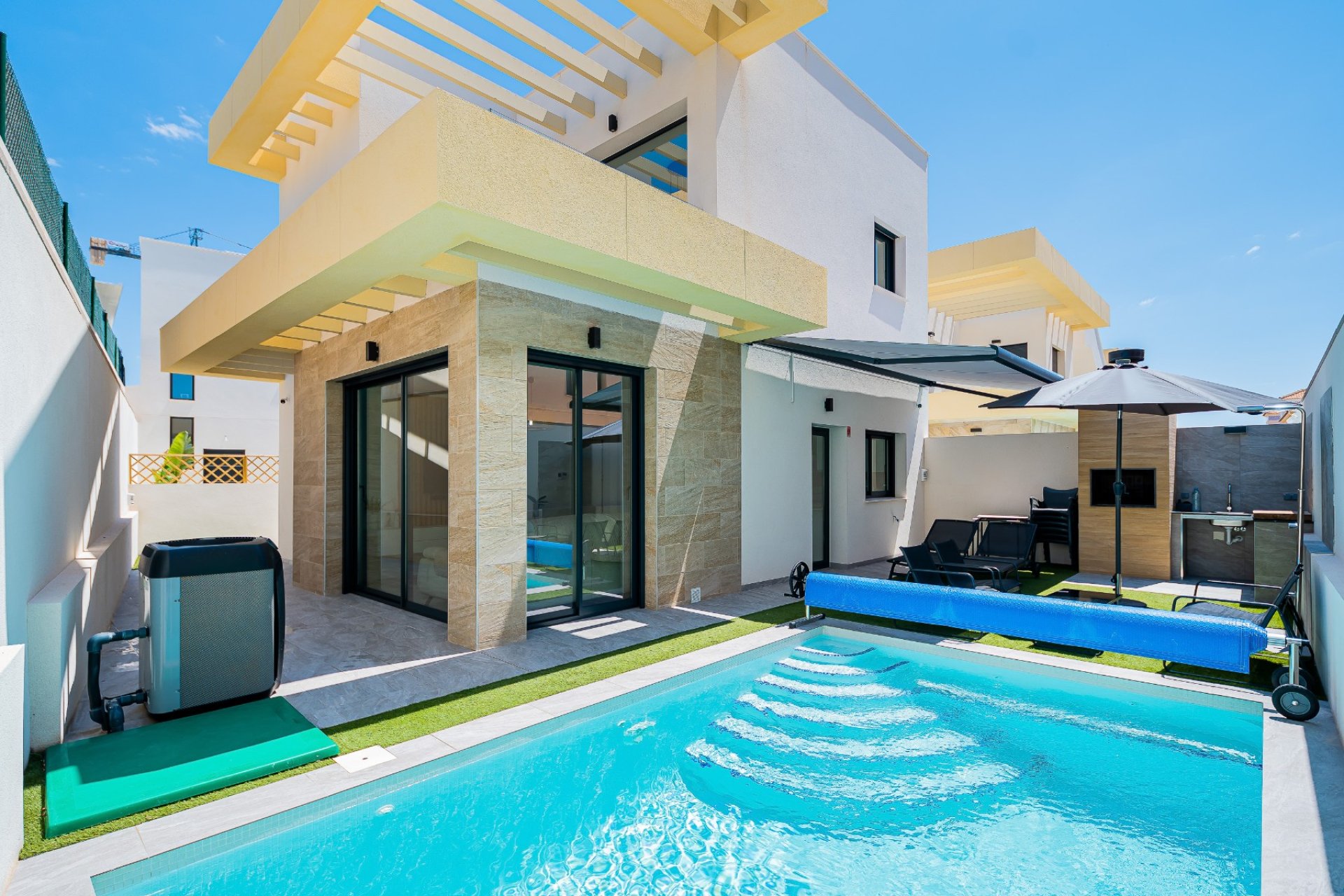 Reventa - Villa -
Los Montesinos - La Herrada