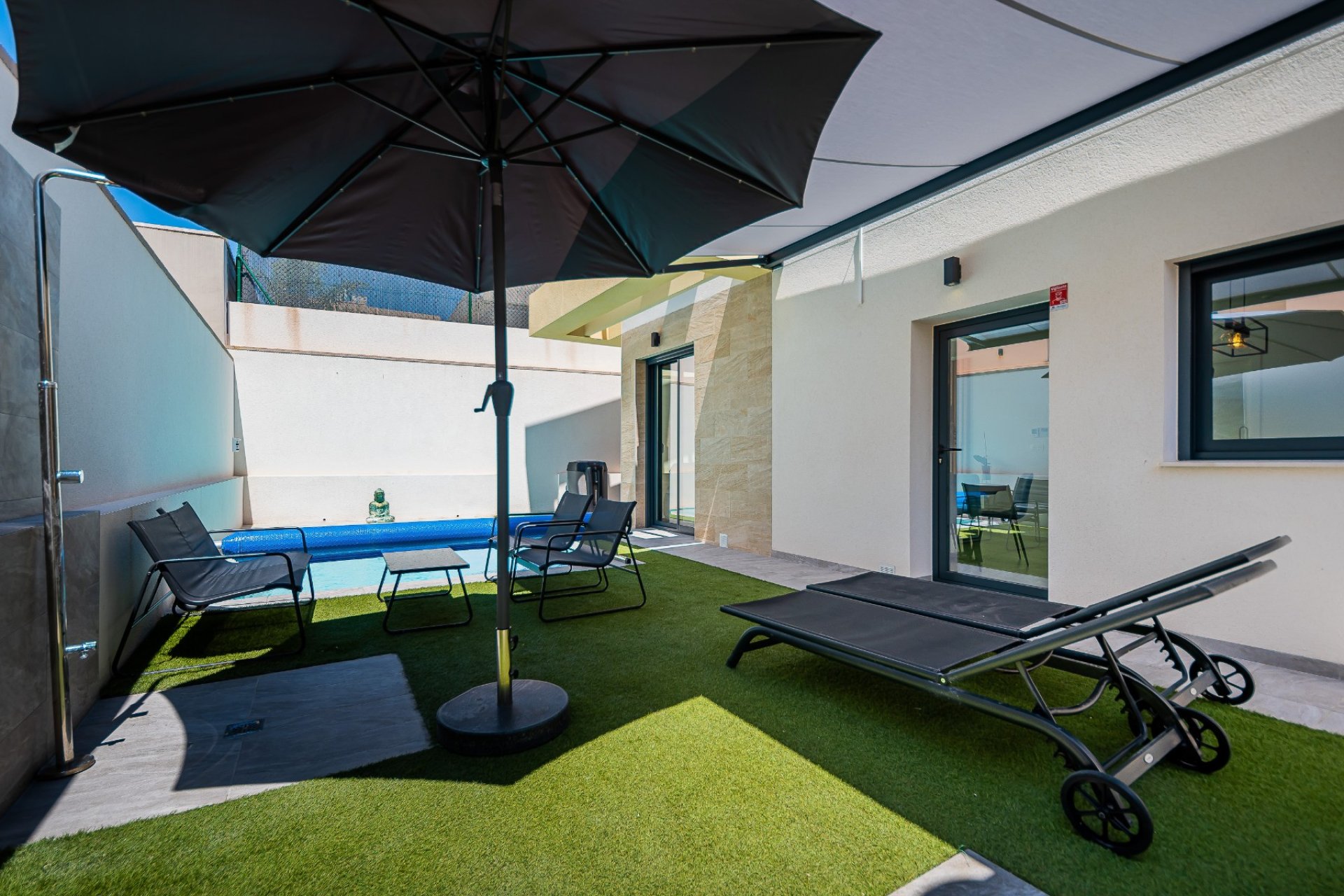 Reventa - Villa -
Los Montesinos - La Herrada