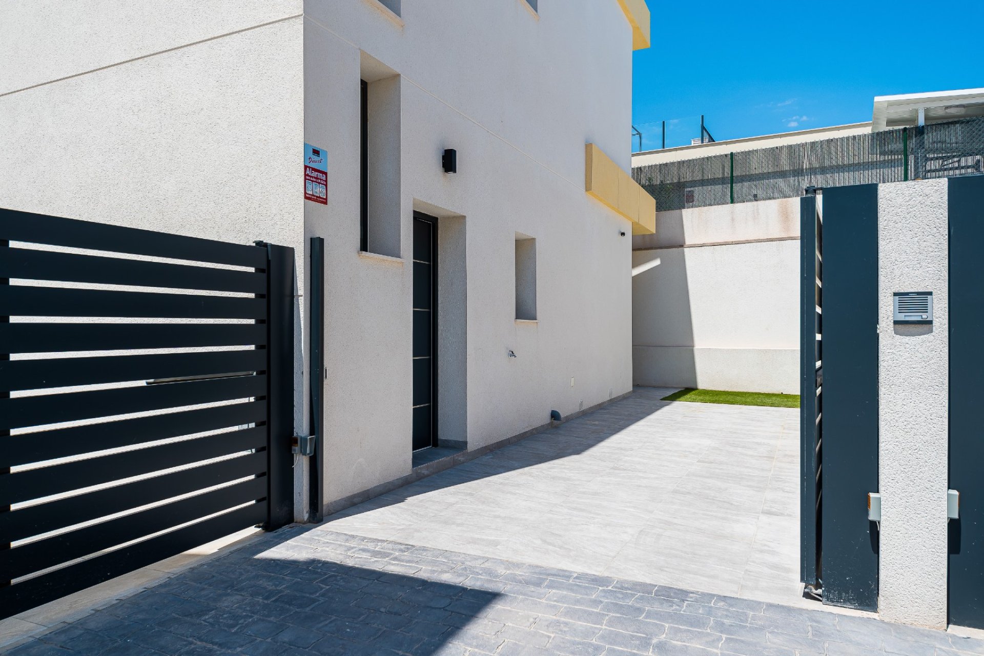 Reventa - Villa -
Los Montesinos - La Herrada