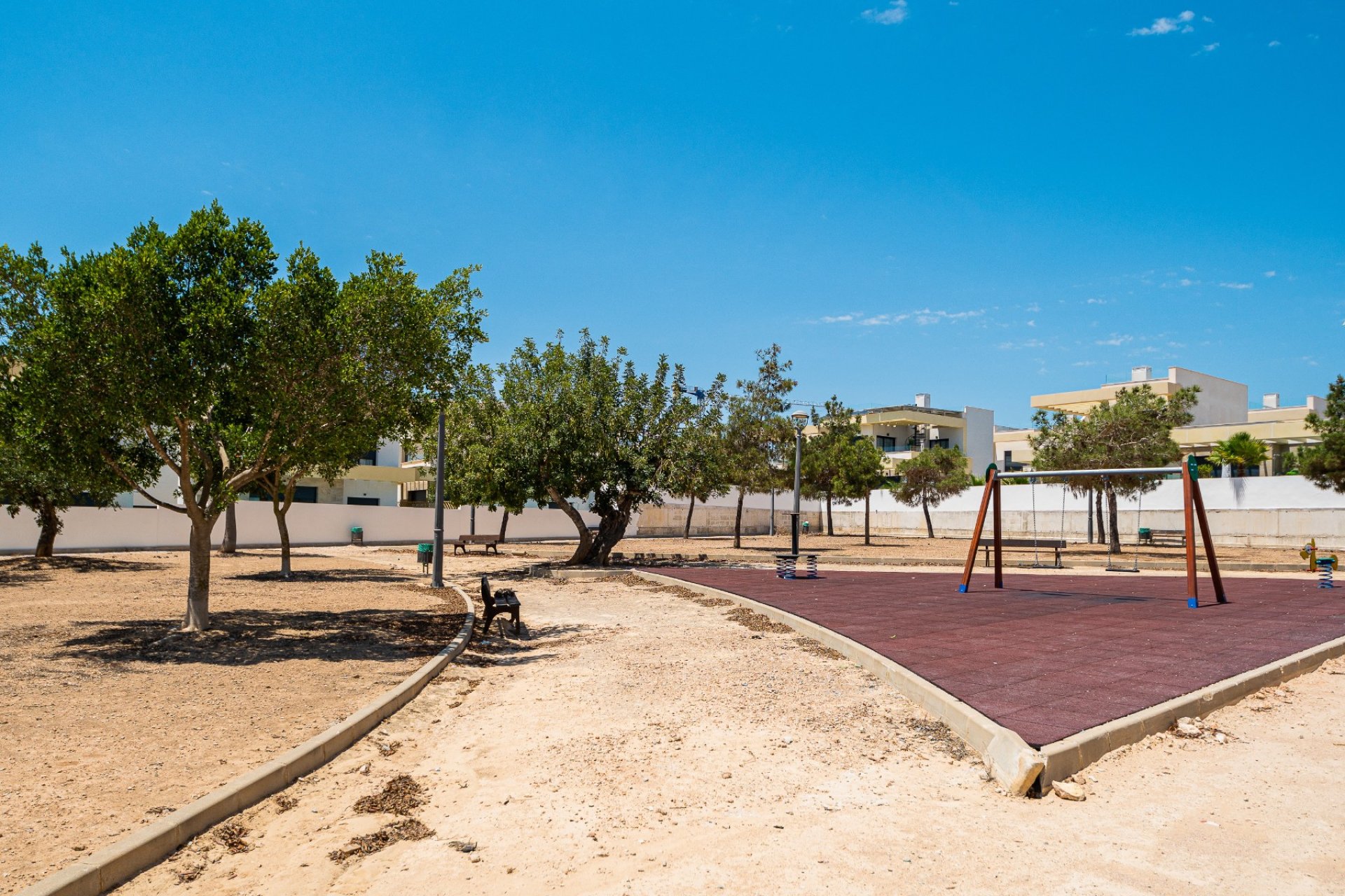 Reventa - Villa -
Los Montesinos - La Herrada