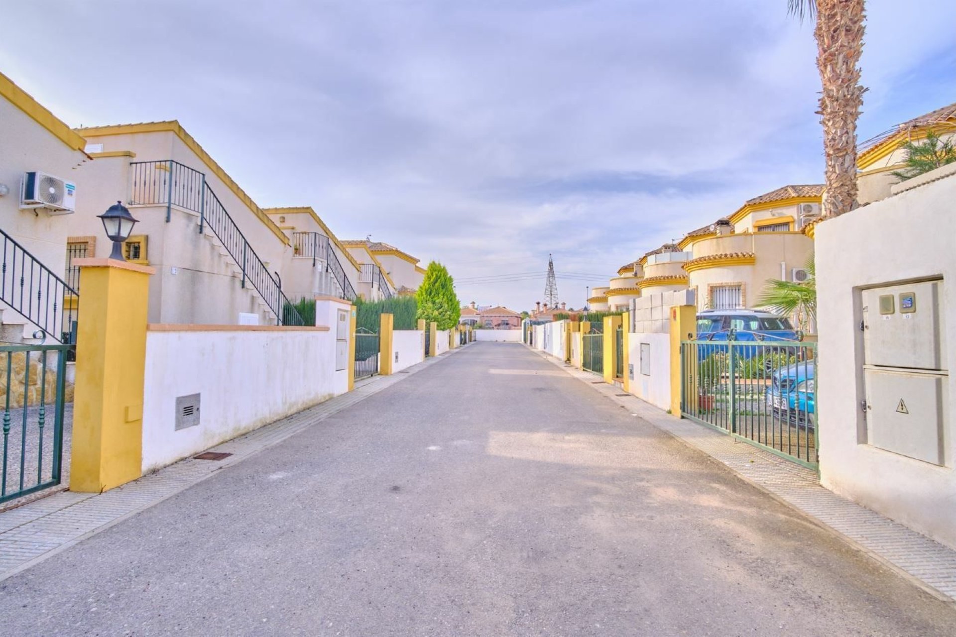 Reventa - Villa -
Los Montesinos - La Herrada