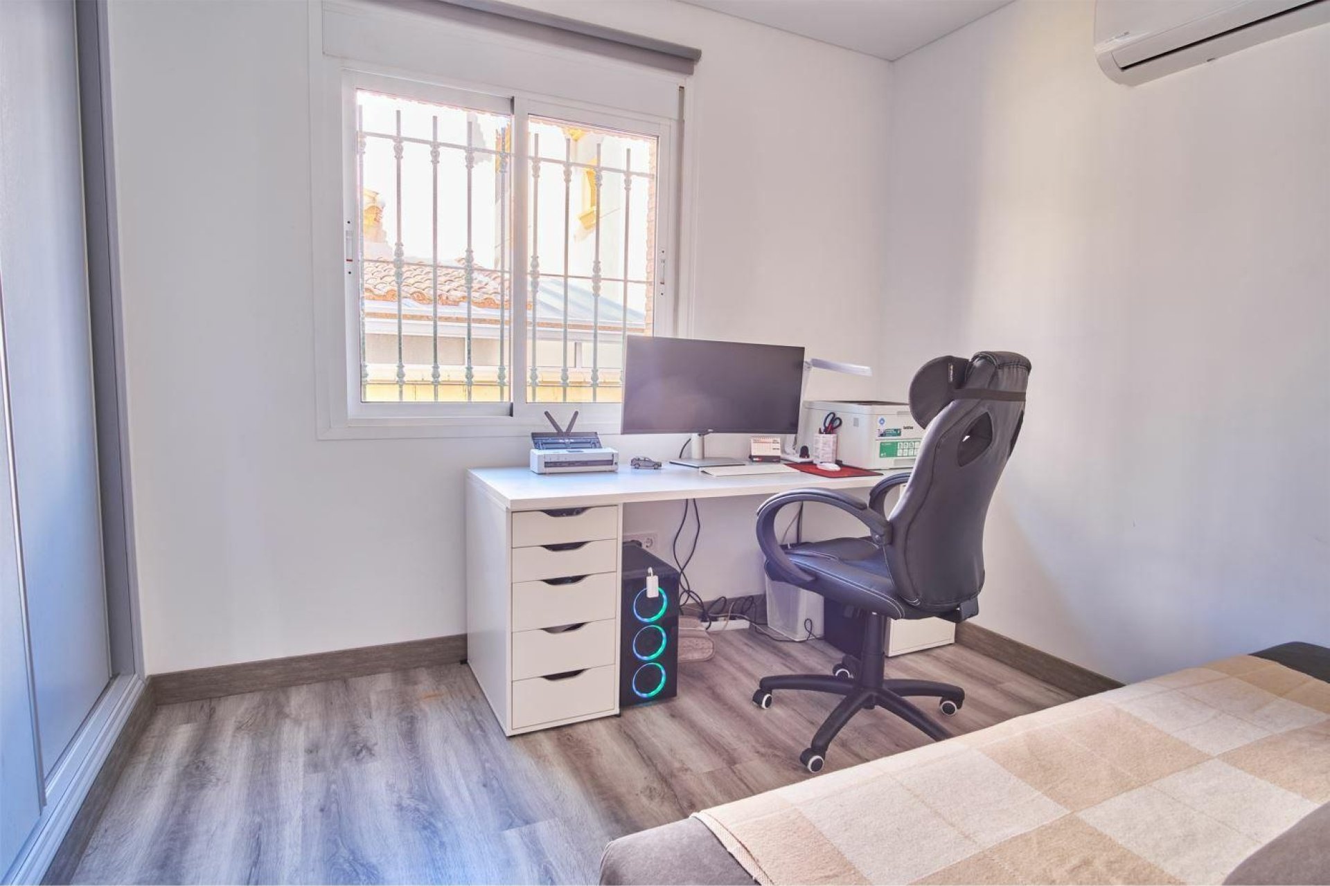 Reventa - Villa -
Los Montesinos - La Herrada