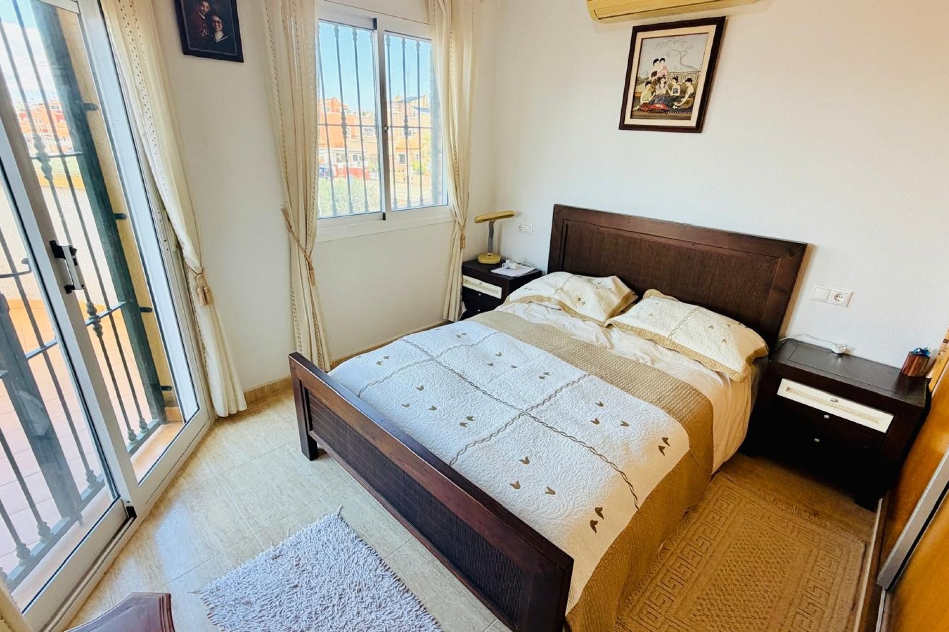 Reventa - Villa -
Los Montesinos - La Herrada