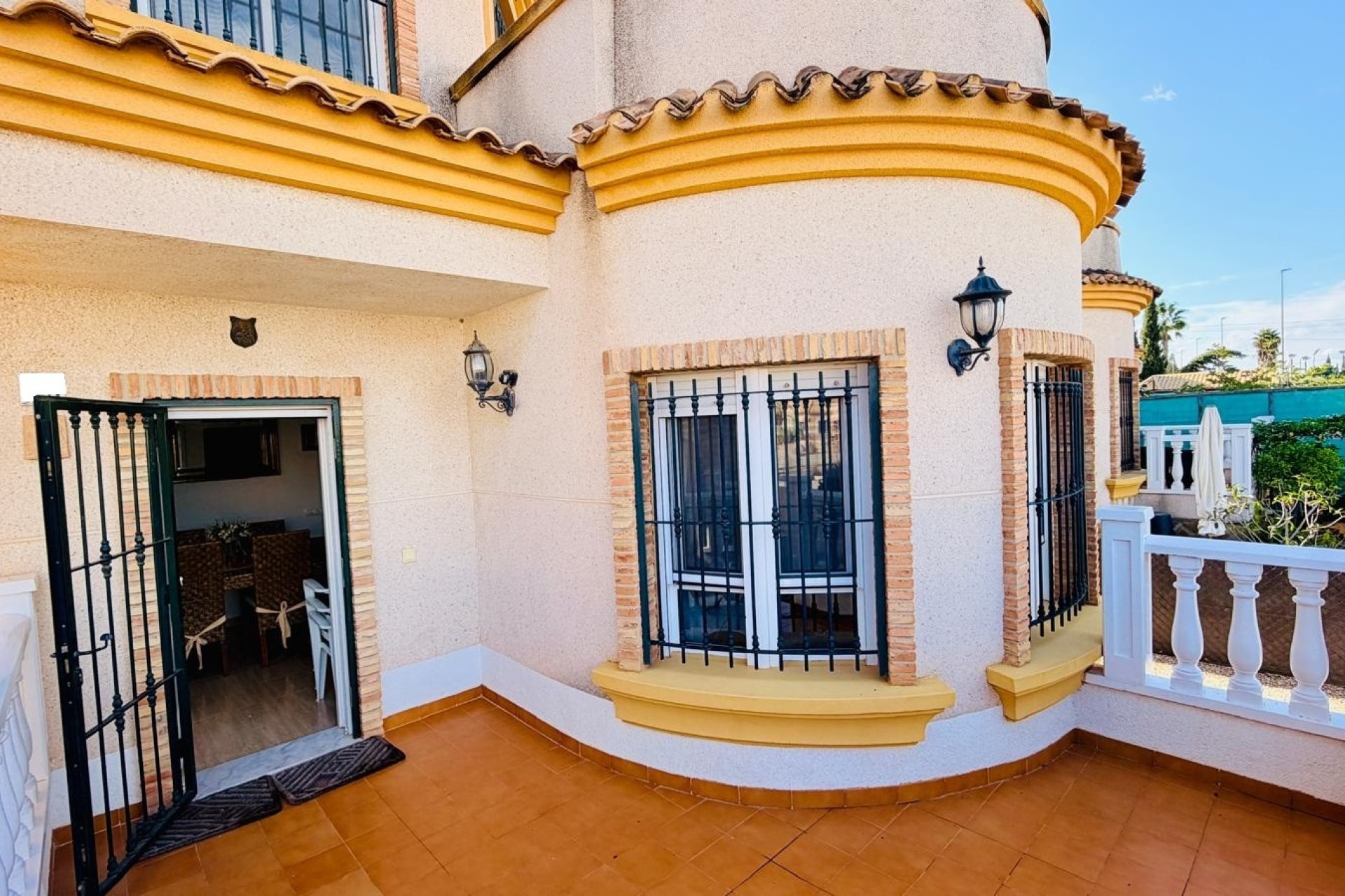 Reventa - Villa -
Los Montesinos - La Herrada