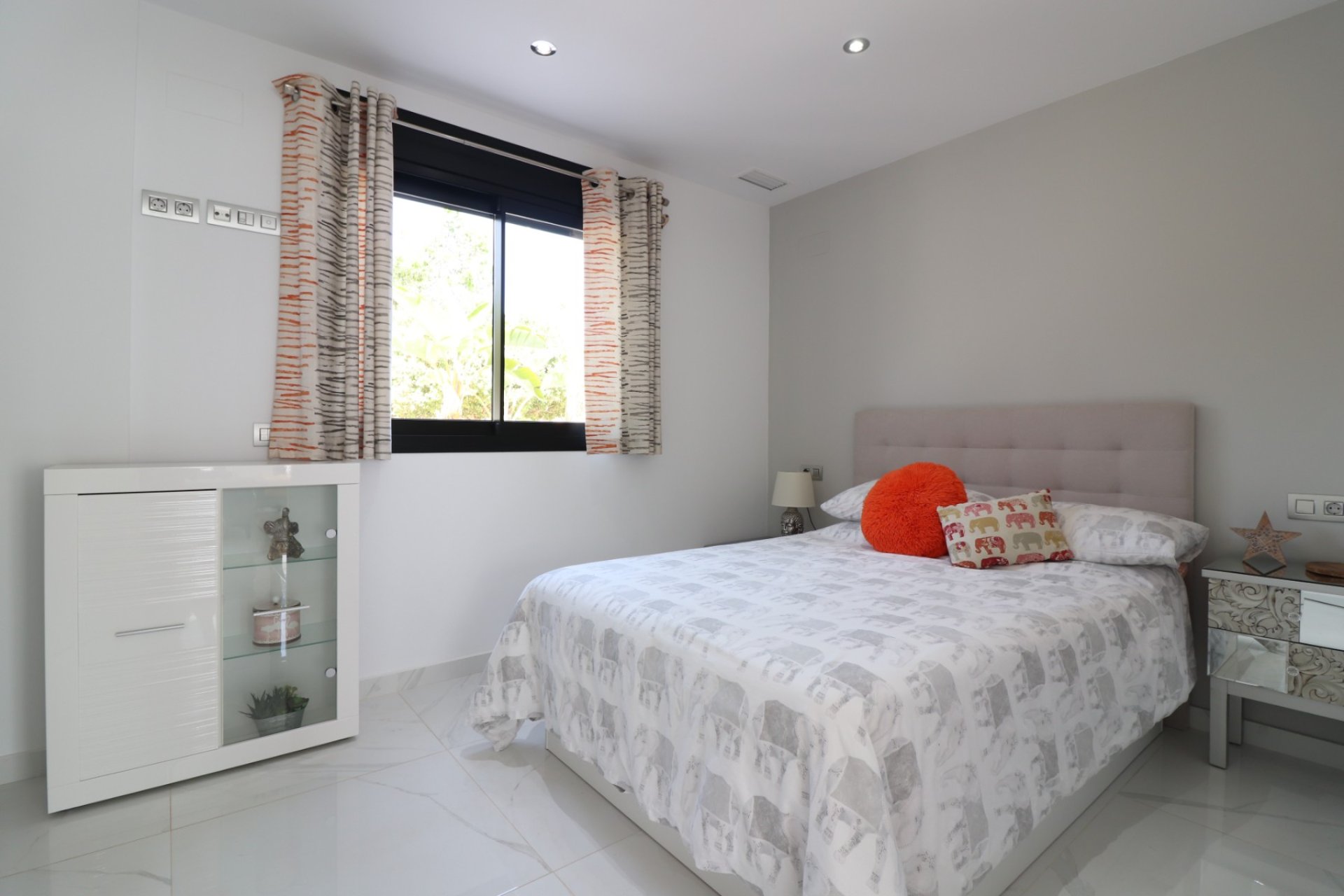 Reventa - Villa -
Los Montesinos - La Herrada