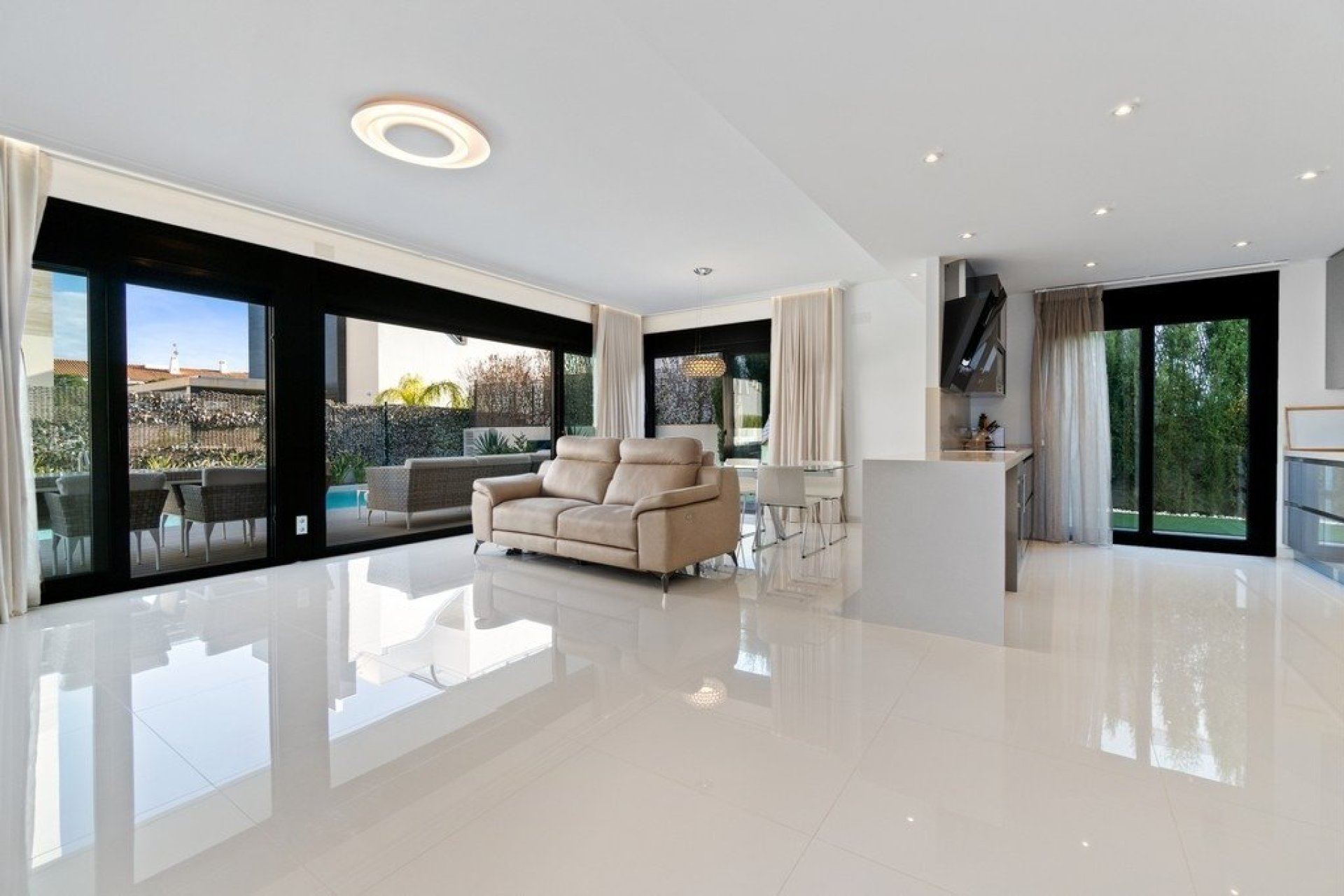 Reventa - Villa -
Orihuela Costa - Agua Marina