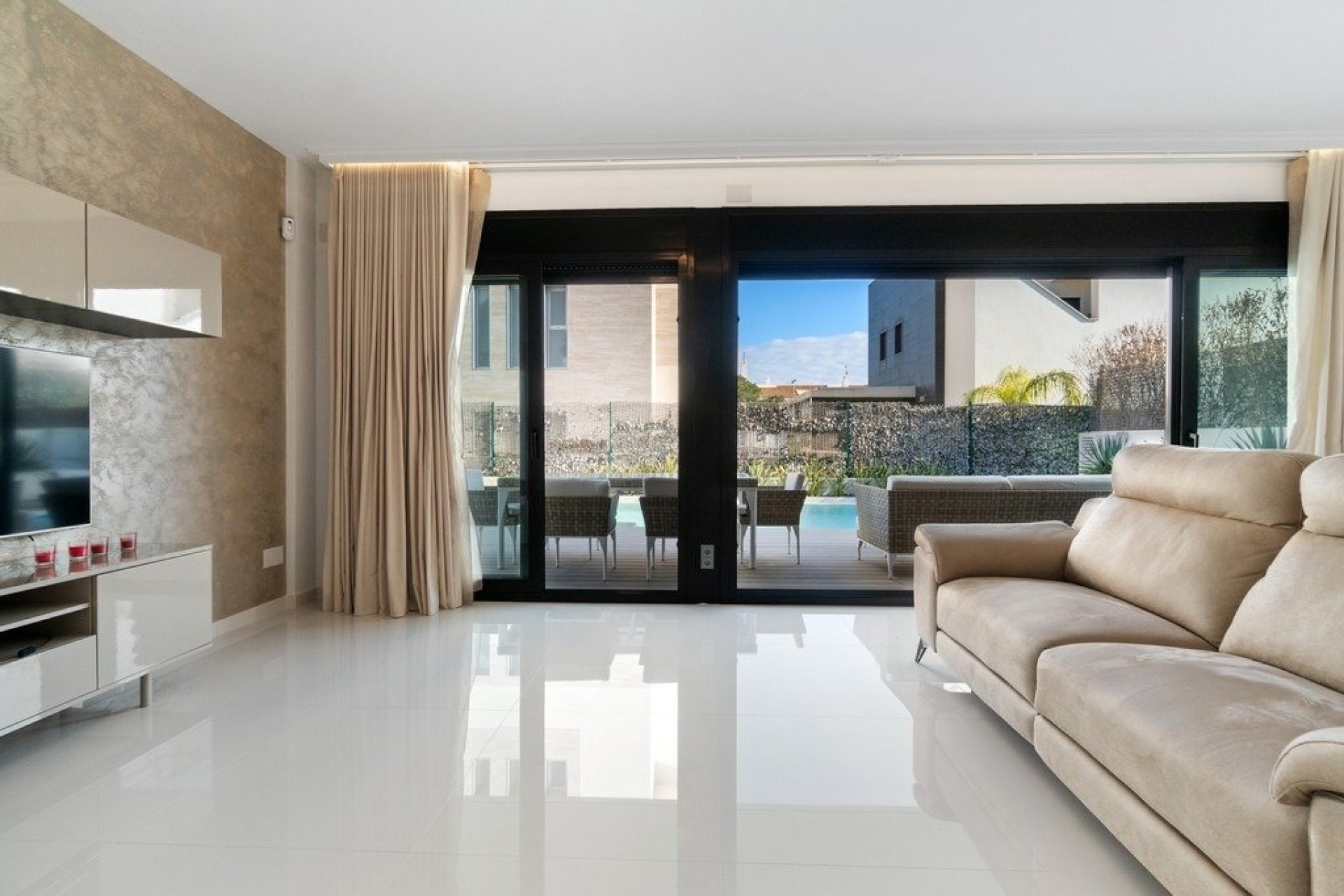 Reventa - Villa -
Orihuela Costa - Agua Marina