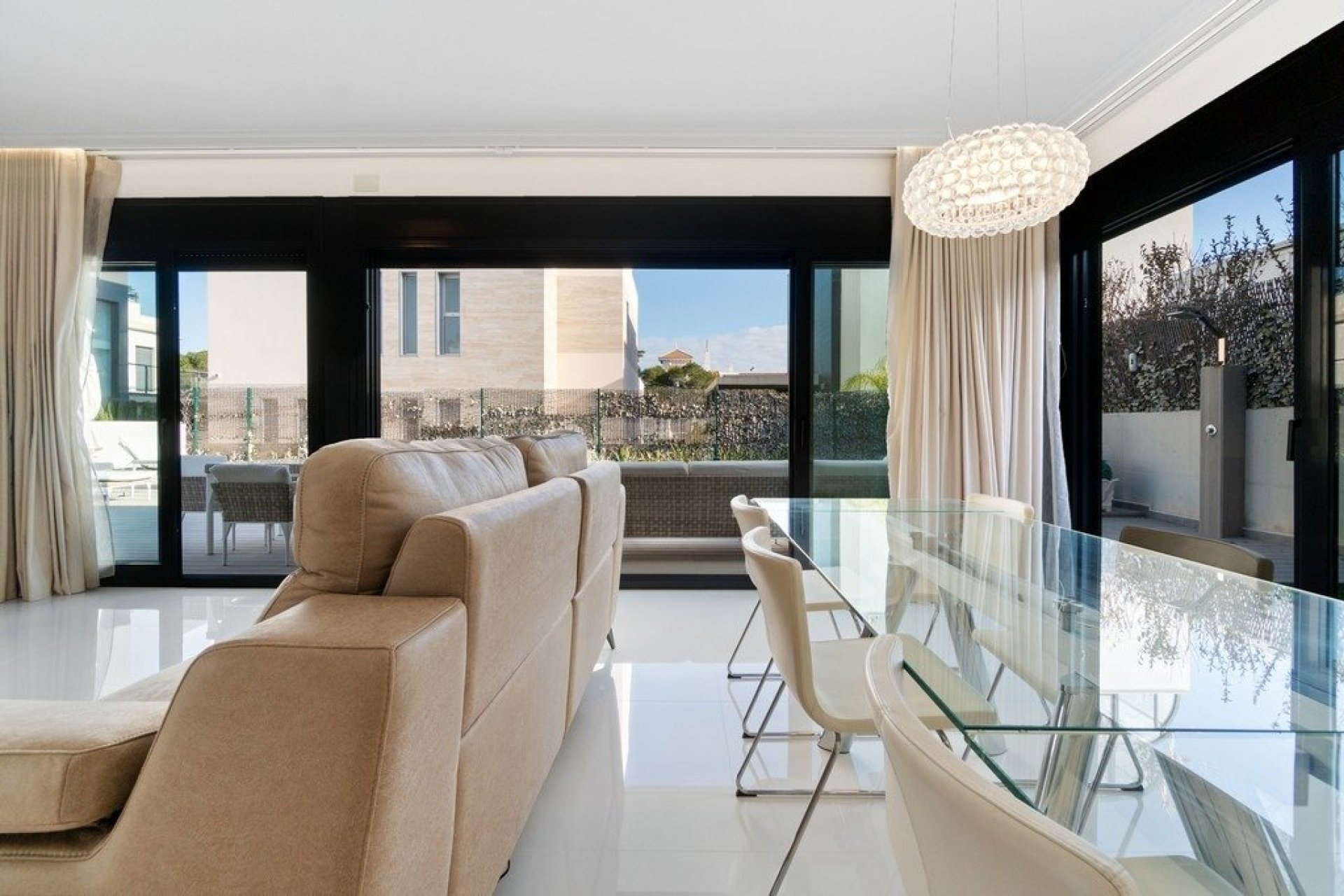 Reventa - Villa -
Orihuela Costa - Agua Marina