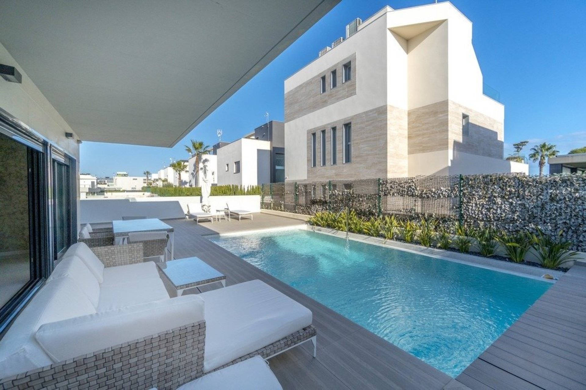 Reventa - Villa -
Orihuela Costa - Agua Marina