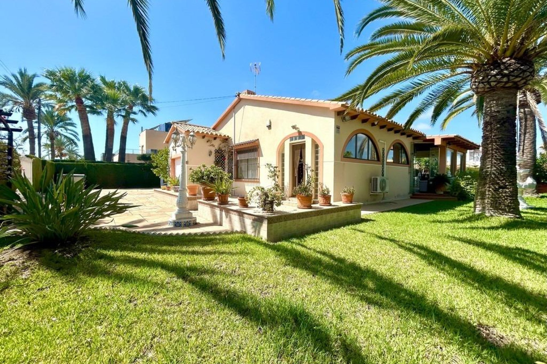 Reventa - Villa -
Orihuela Costa - Aguamarina