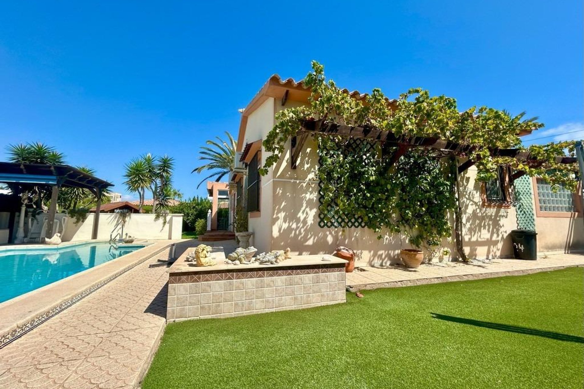 Reventa - Villa -
Orihuela Costa - Aguamarina