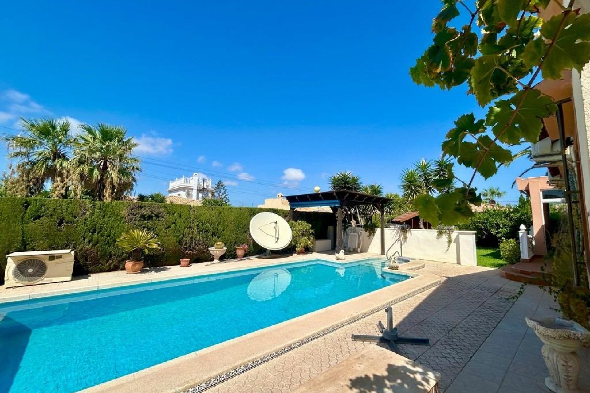 Reventa - Villa -
Orihuela Costa - Aguamarina
