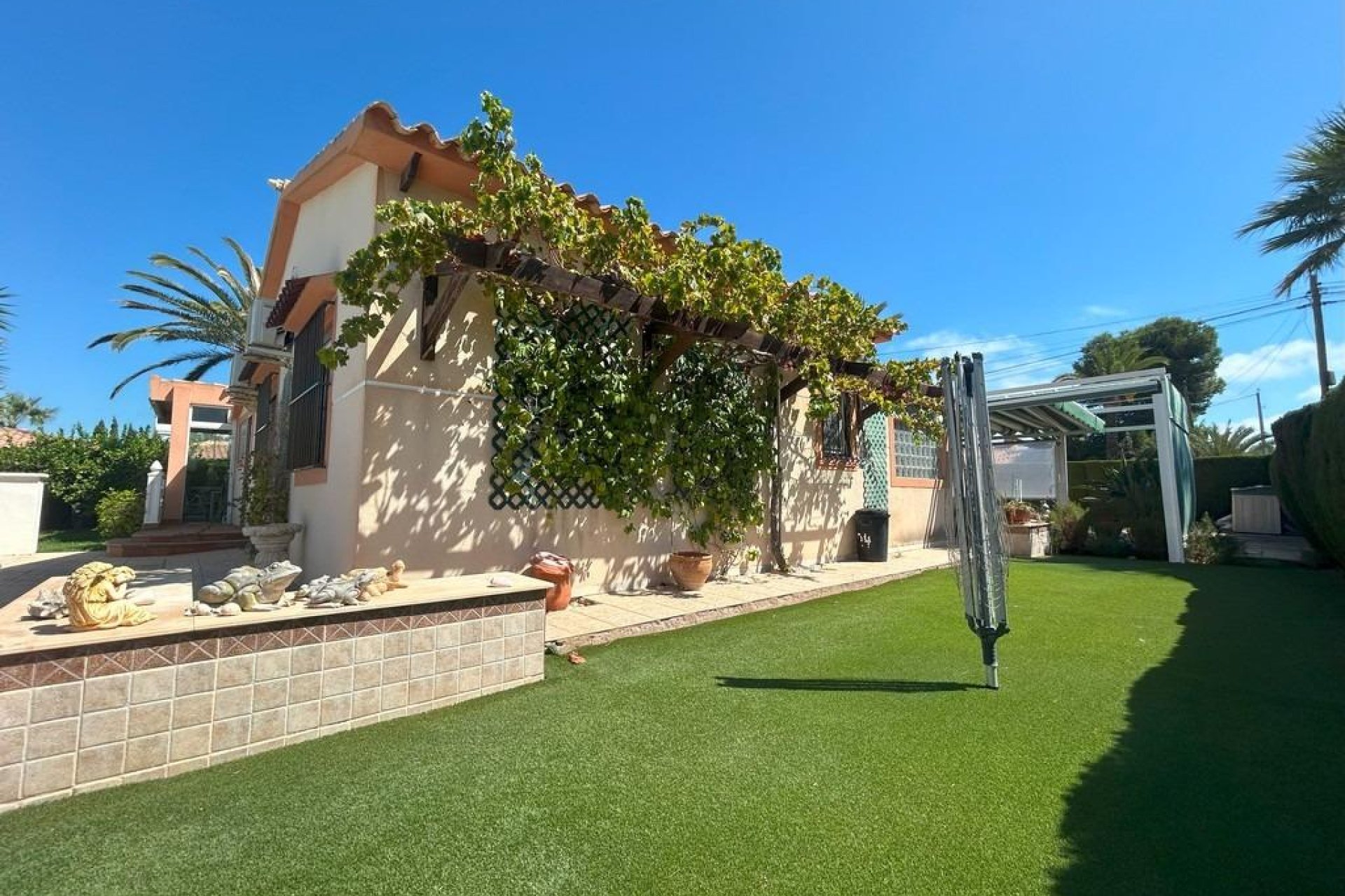 Reventa - Villa -
Orihuela Costa - Aguamarina