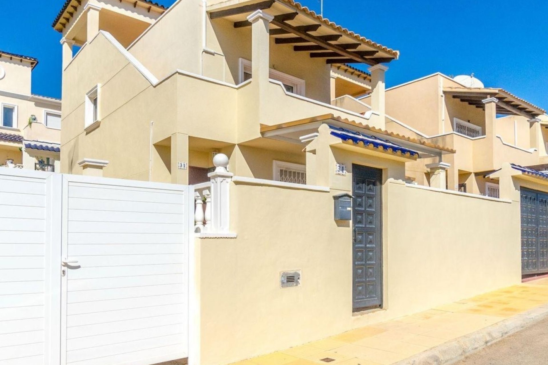 Reventa - Villa -
Orihuela Costa - El Galan