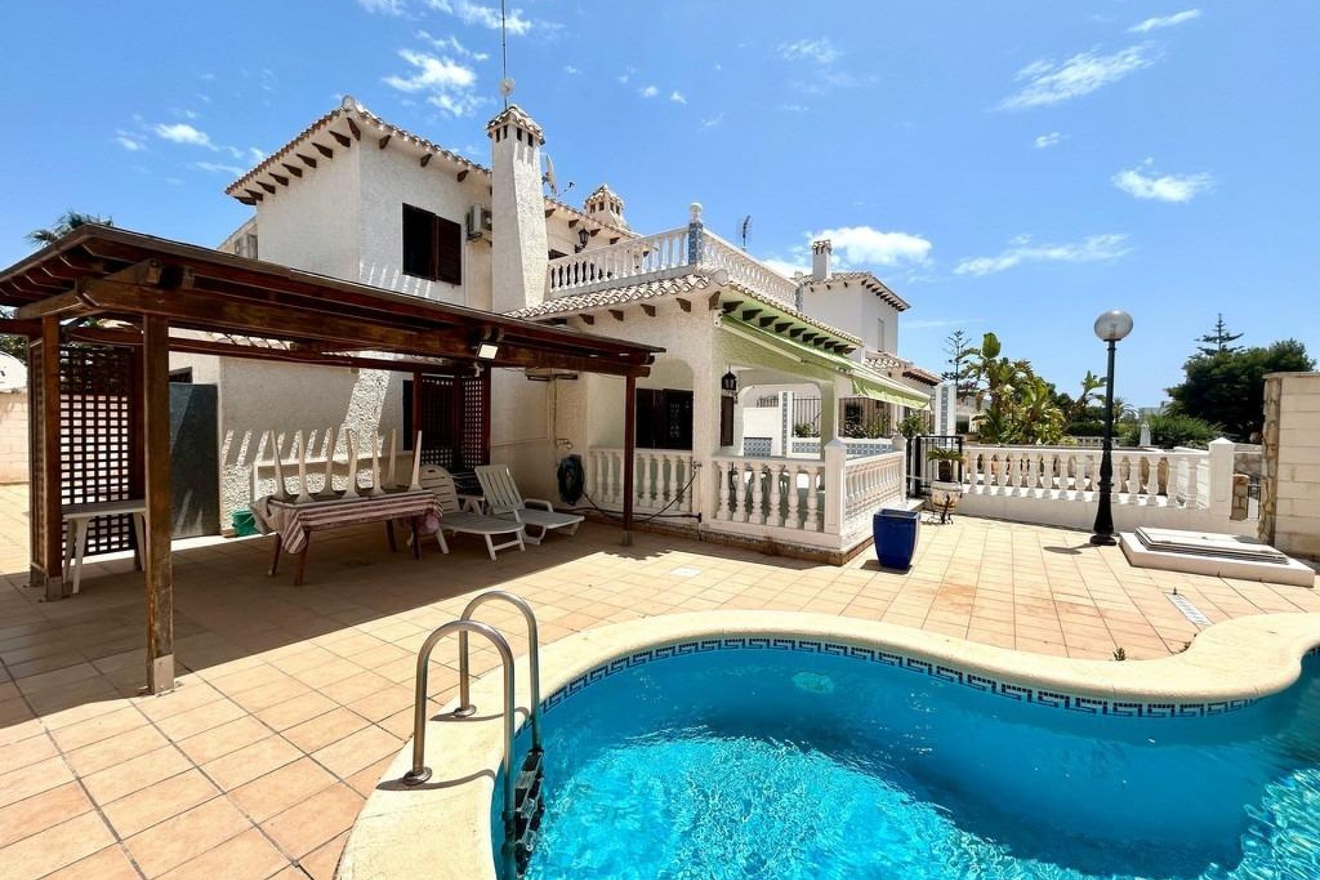 Reventa - Villa -
Orihuela Costa - La Zenia