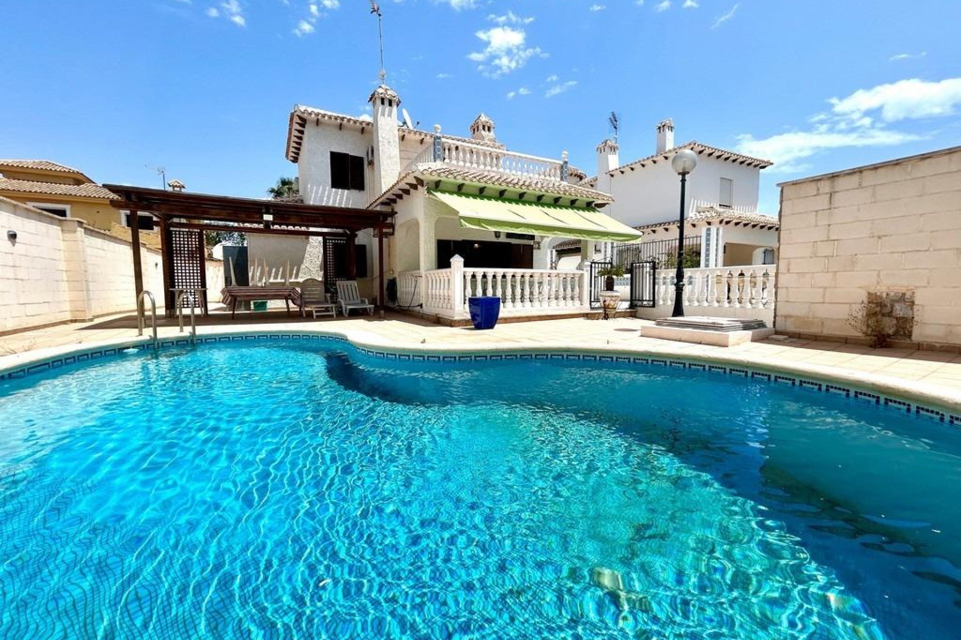 Reventa - Villa -
Orihuela Costa - La Zenia