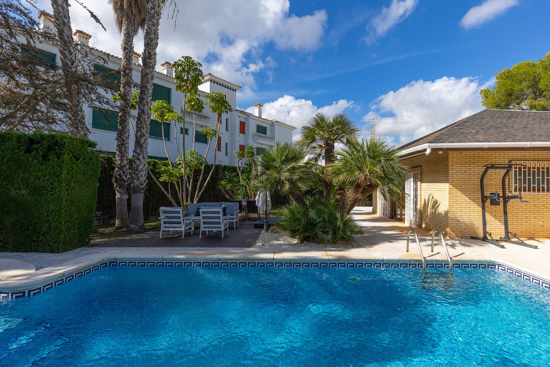 Reventa - Villa -
Orihuela Costa - Las Filipinas