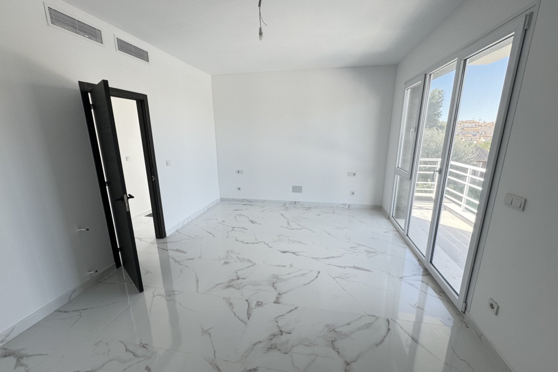 Reventa - Villa -
Orihuela Costa - Los Balcones