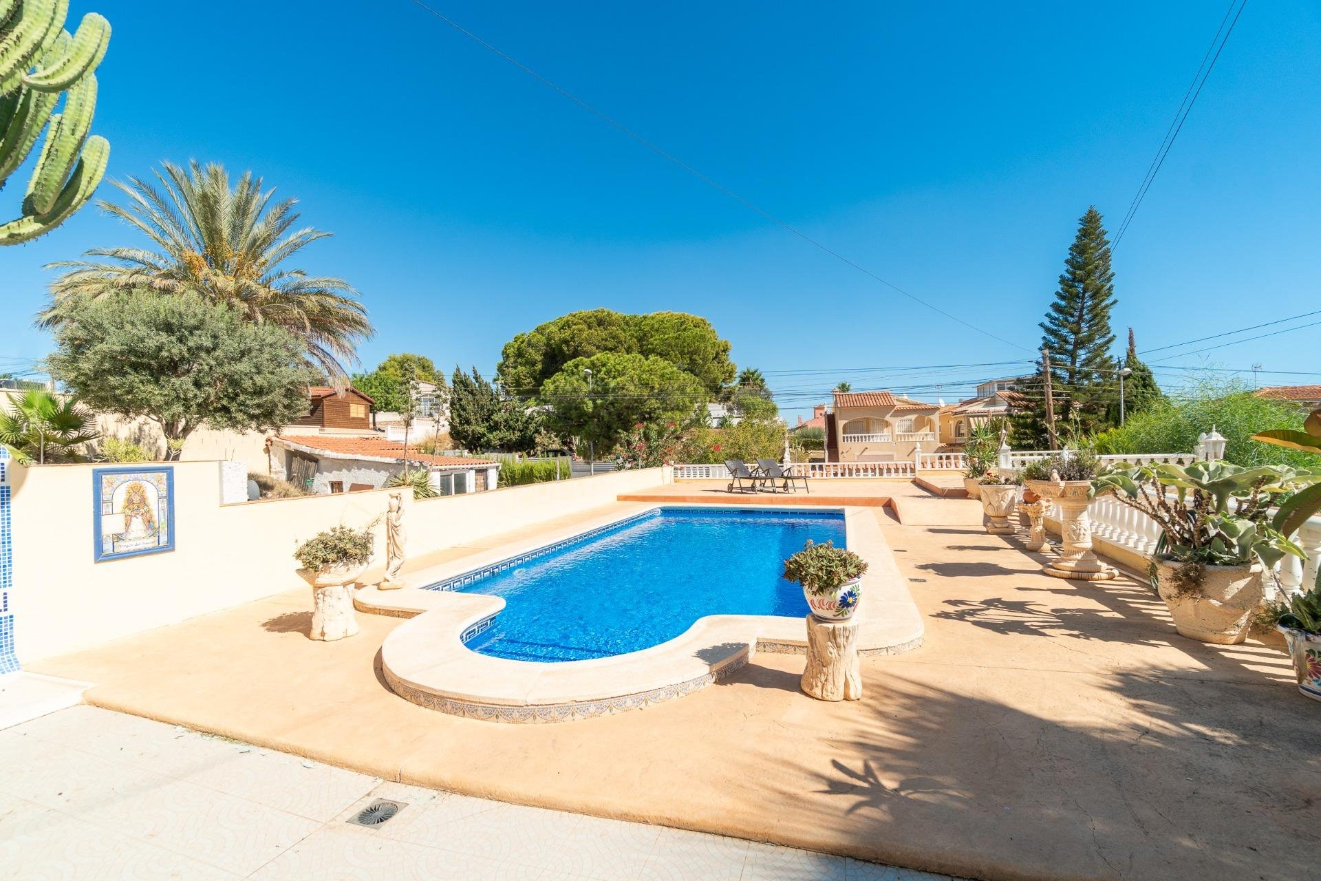 Reventa - Villa -
Orihuela Costa - Los Balcones