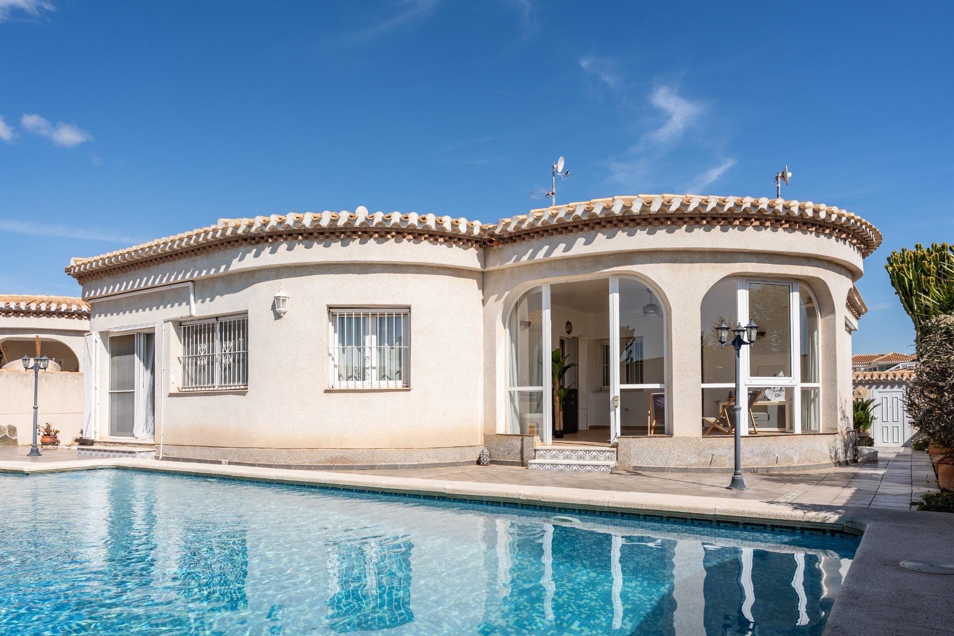 Reventa - Villa -
Orihuela Costa - Playa Flamenca