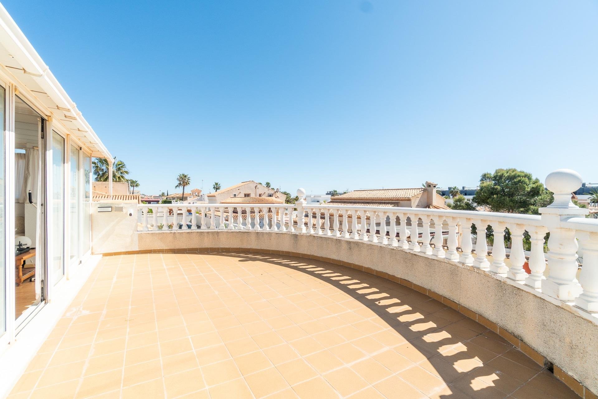 Reventa - Villa -
Orihuela Costa - Playa Flamenca