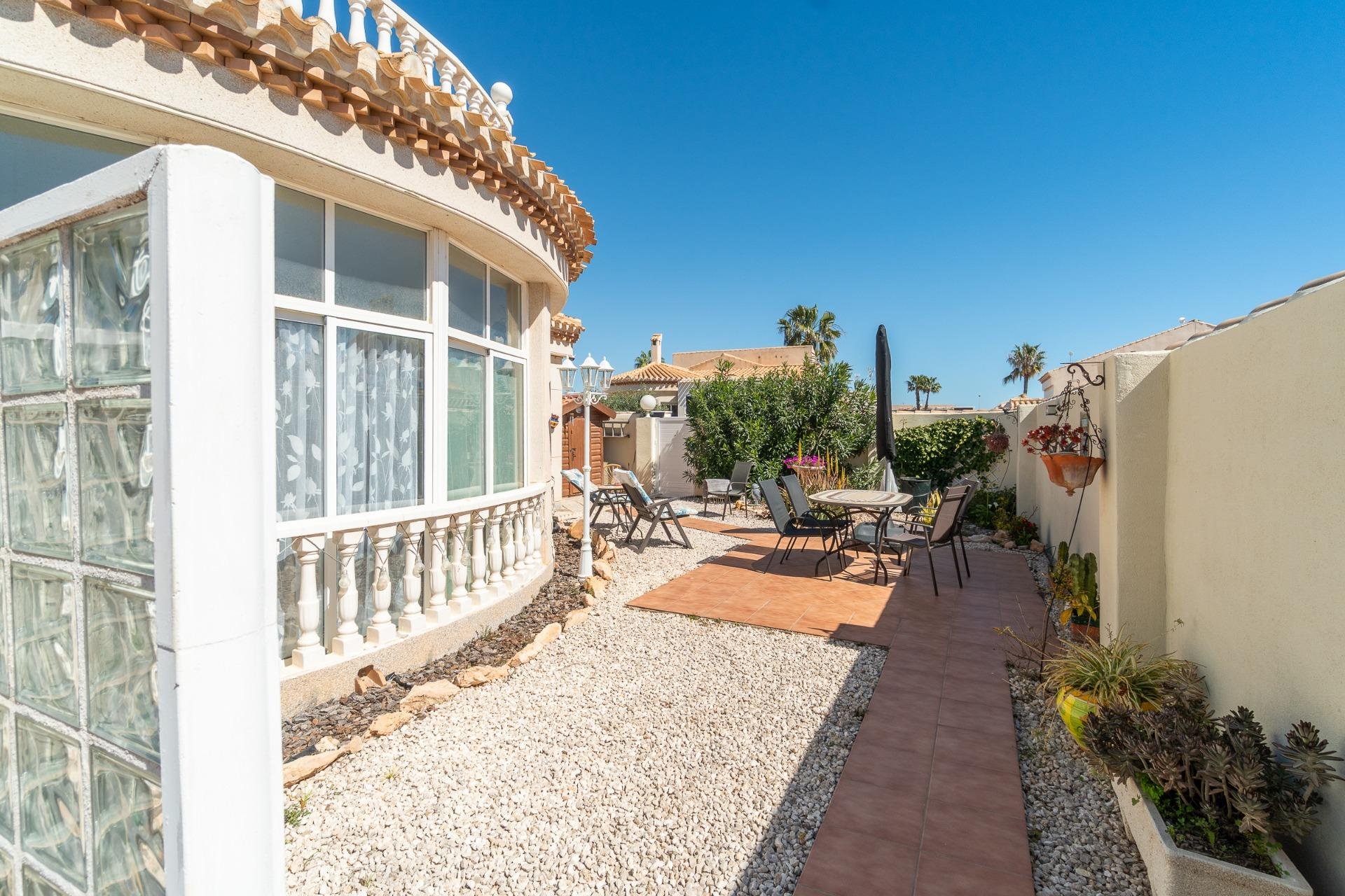 Reventa - Villa -
Orihuela Costa - Playa Flamenca