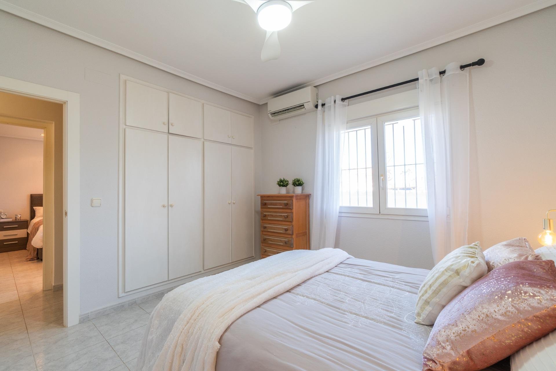 Reventa - Villa -
Orihuela Costa - Playa Flamenca
