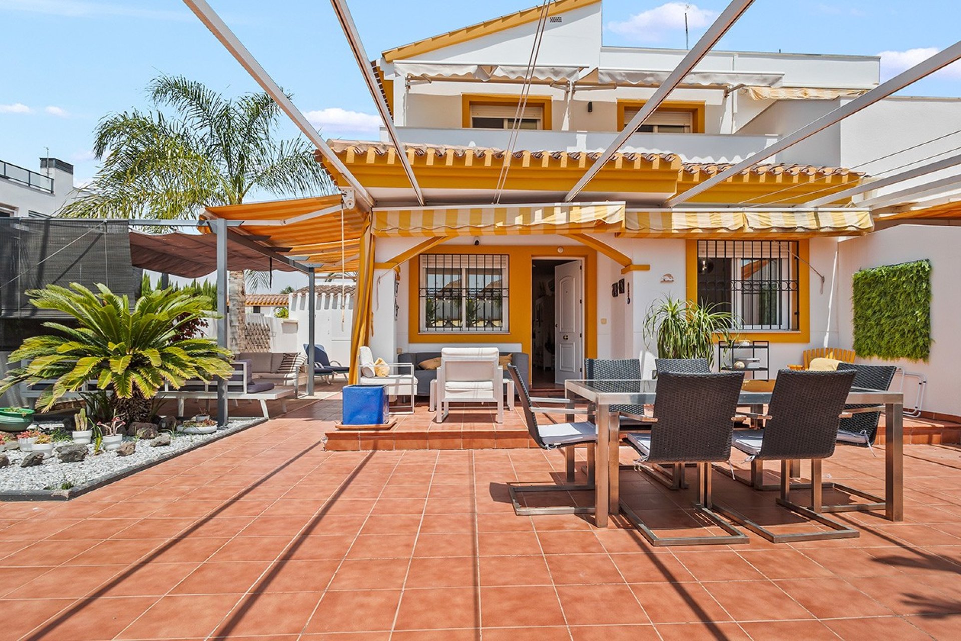 Reventa - Villa -
Pilar de la Horadada - Pueblo Latino