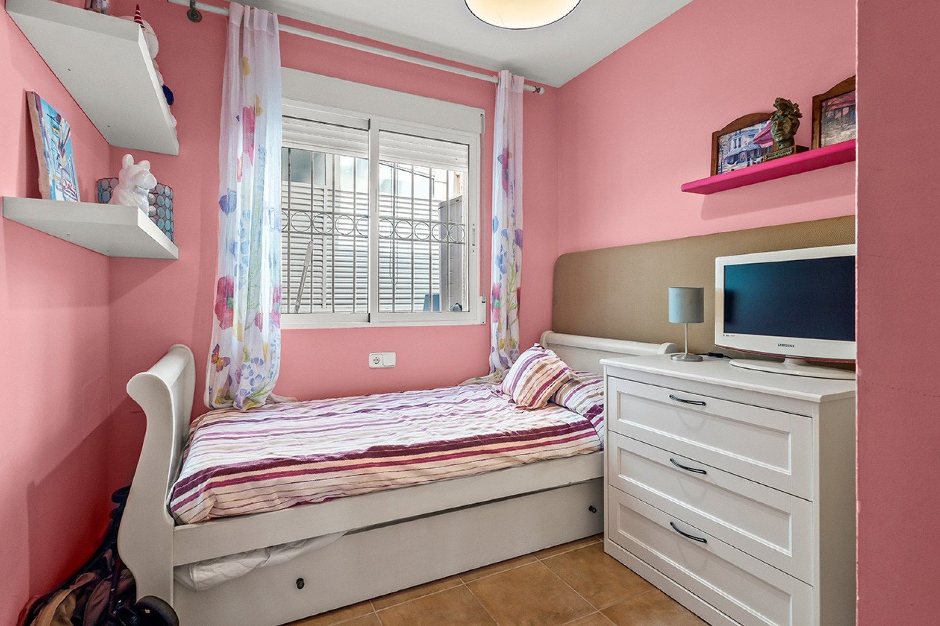 Reventa - Villa -
Pilar de la Horadada - Pueblo Latino